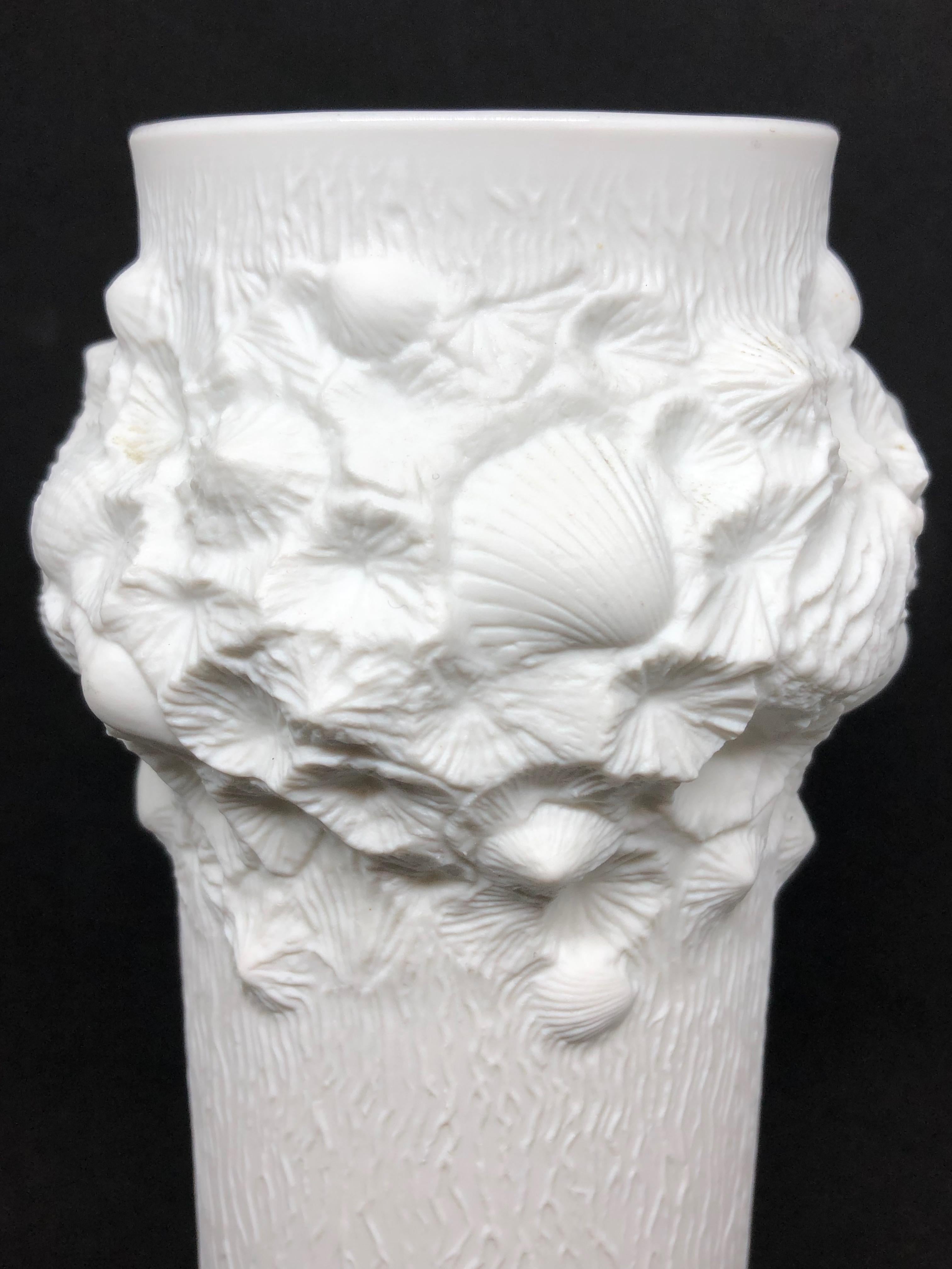 Petite Midcentury Bisque Fossil Vase di Kaiser Porcelain, Germania, anni '70 in vendita 6