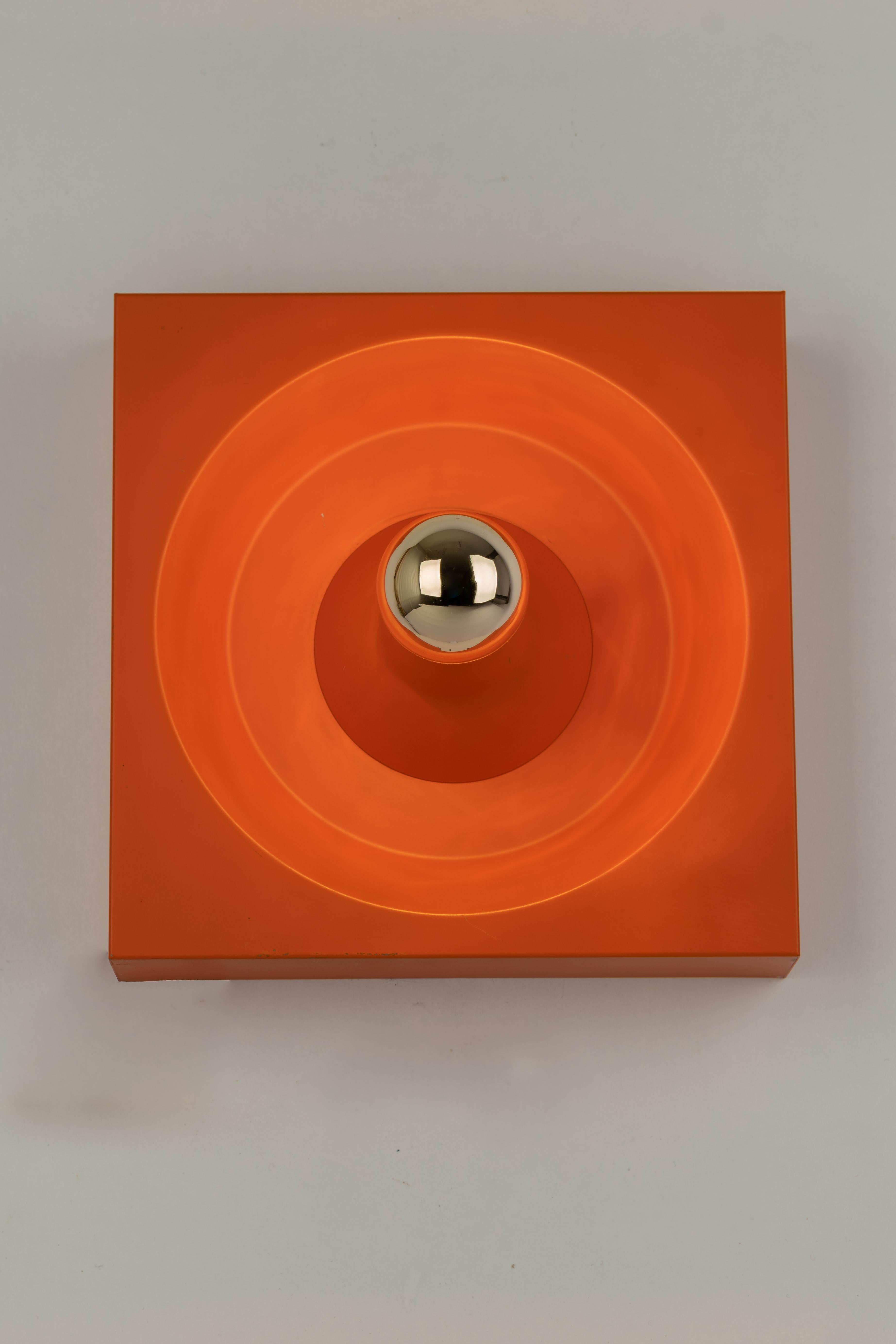 Petite Mid-Century Wall Light by Kaiser, Germany, 1970s In Good Condition For Sale In Aachen, NRW