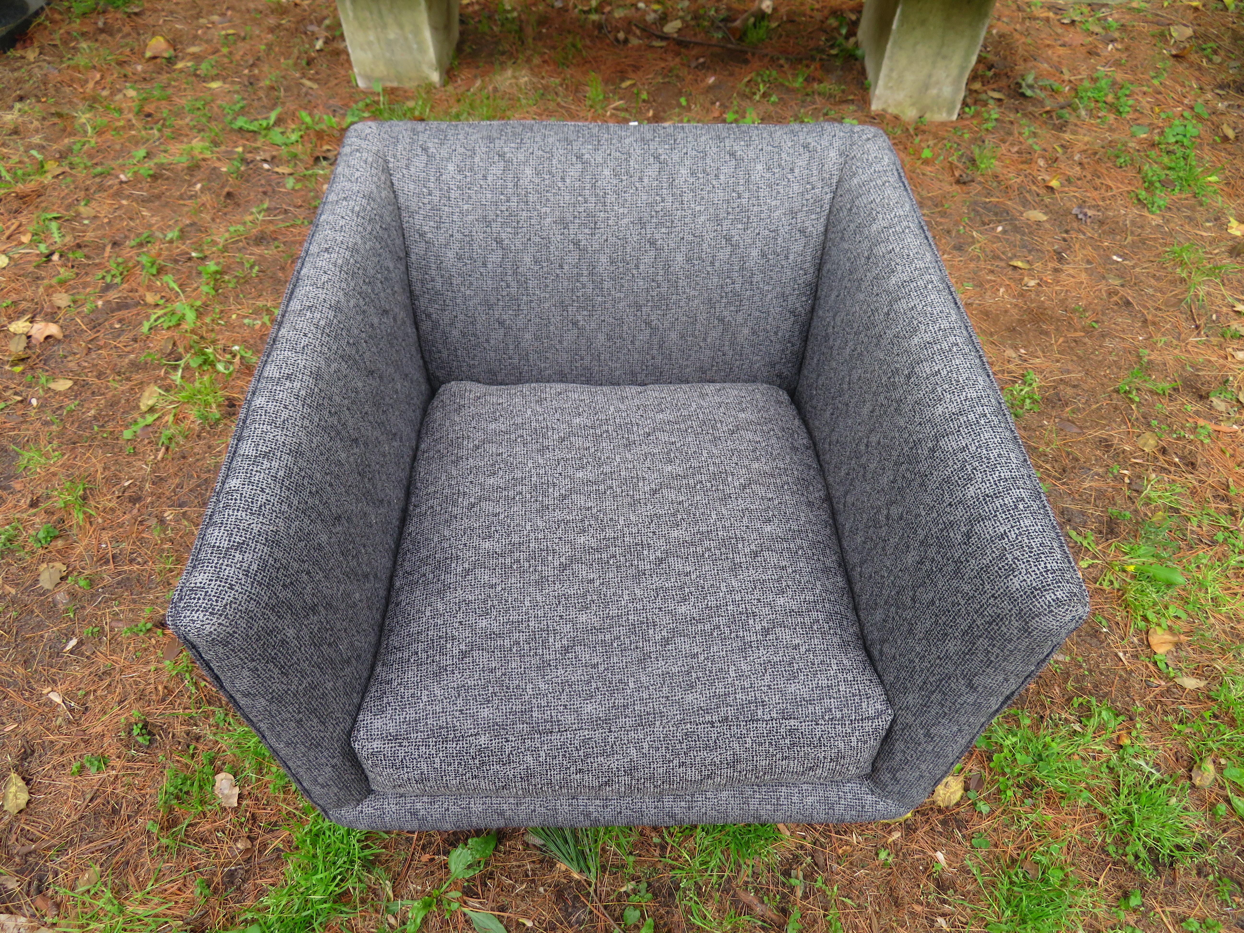 Mid-20th Century Petite Milo Baughman Chrome Cube Lounge Chair, Mid-Century Modern For Sale