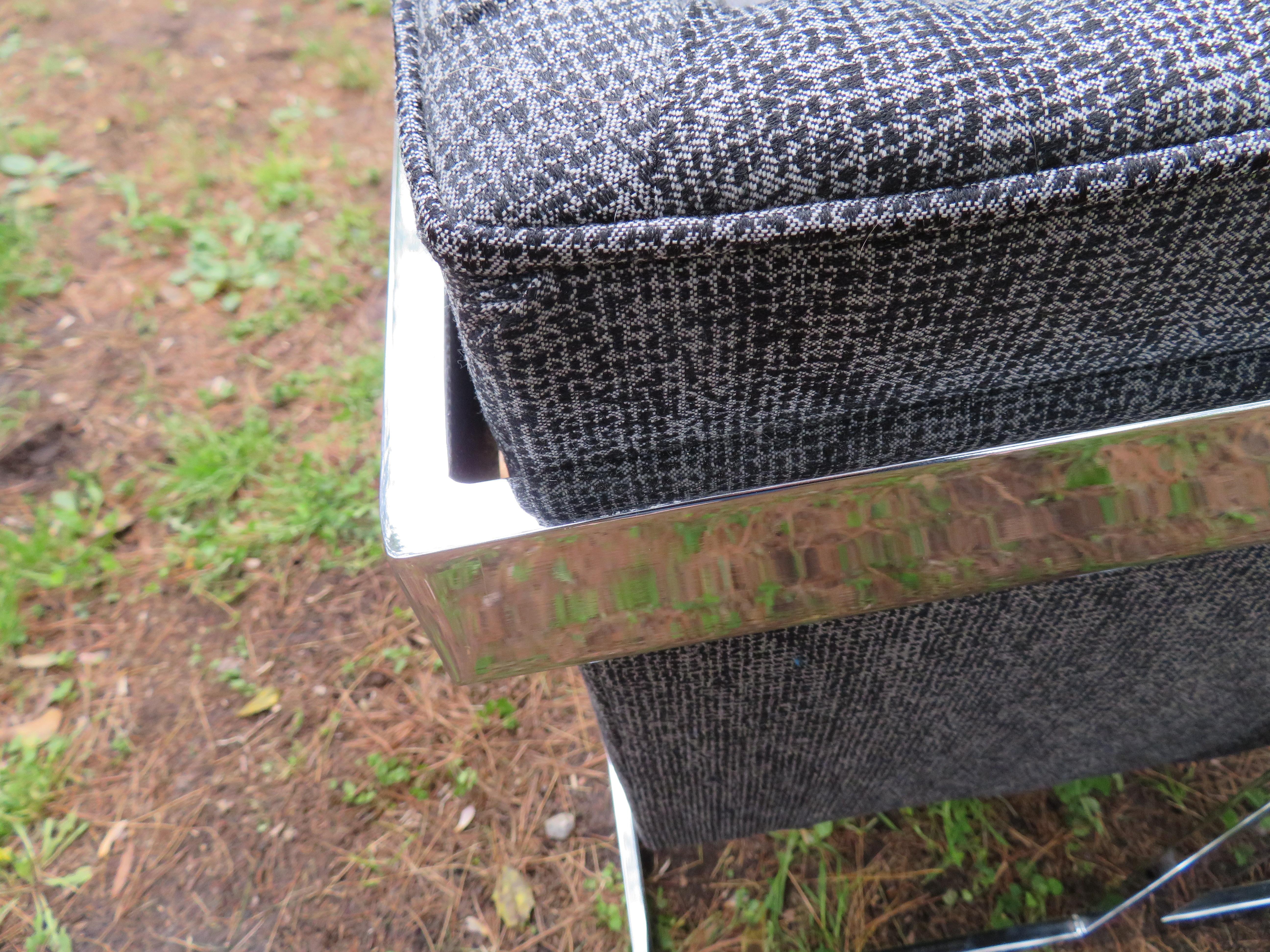 Petite Milo Baughman Chrome Cube Lounge Chair, Mid-Century Modern in vendita 1