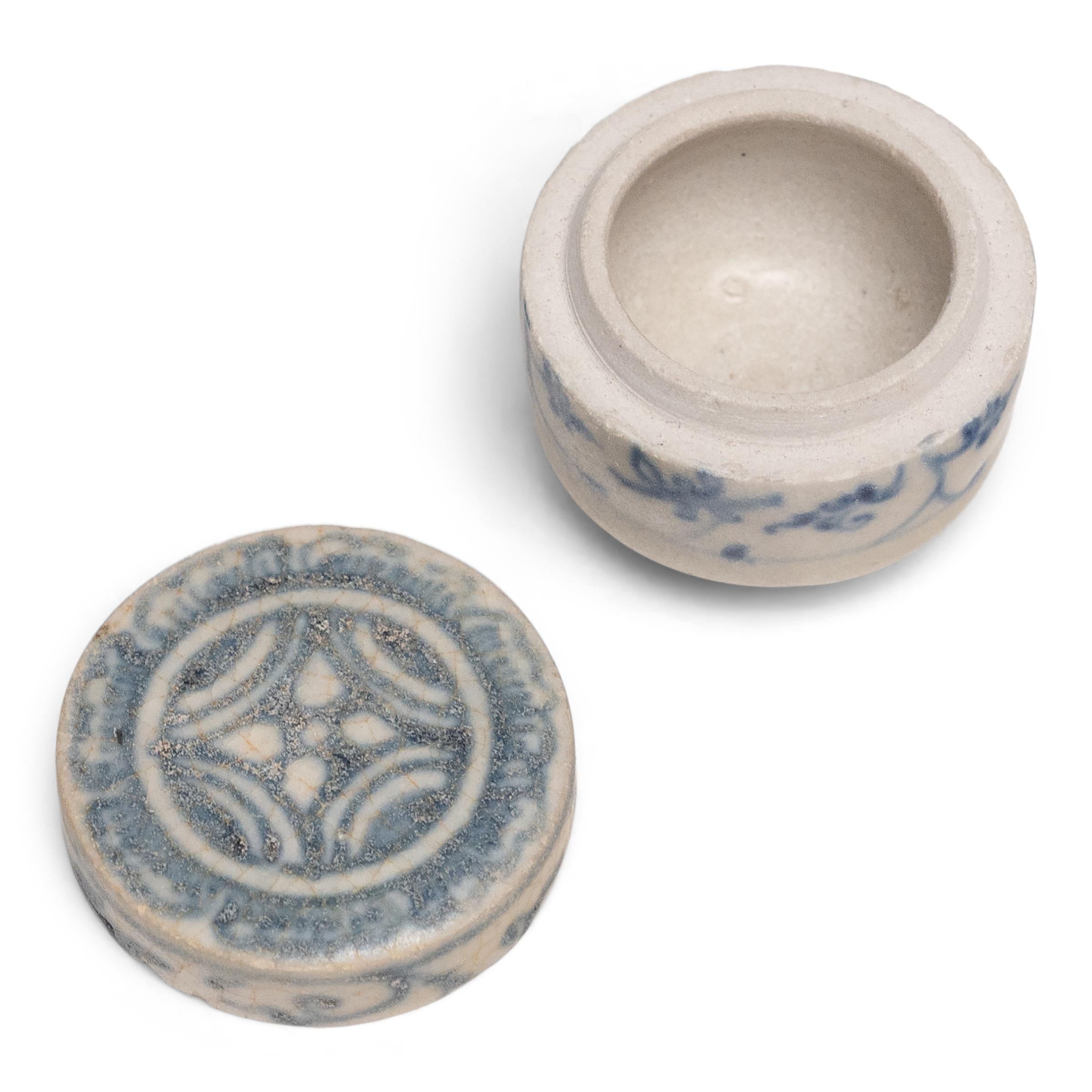 Pequeña caja de naufragio Ming, c. 1500 en Bueno estado para la venta en Chicago, IL