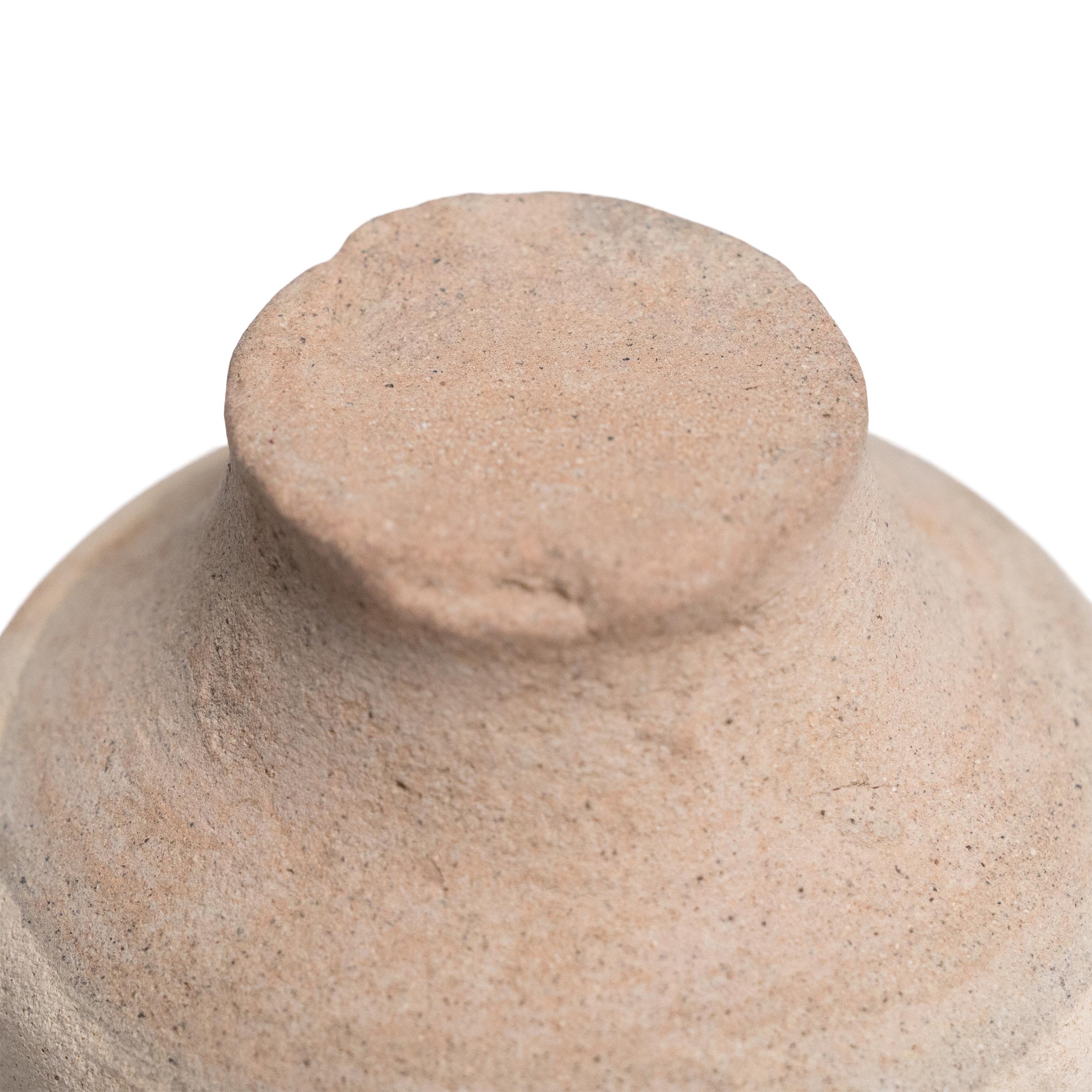 Pequeño tarro medicinal de naufragio Ming, c. 1500 en Bueno estado para la venta en Chicago, IL