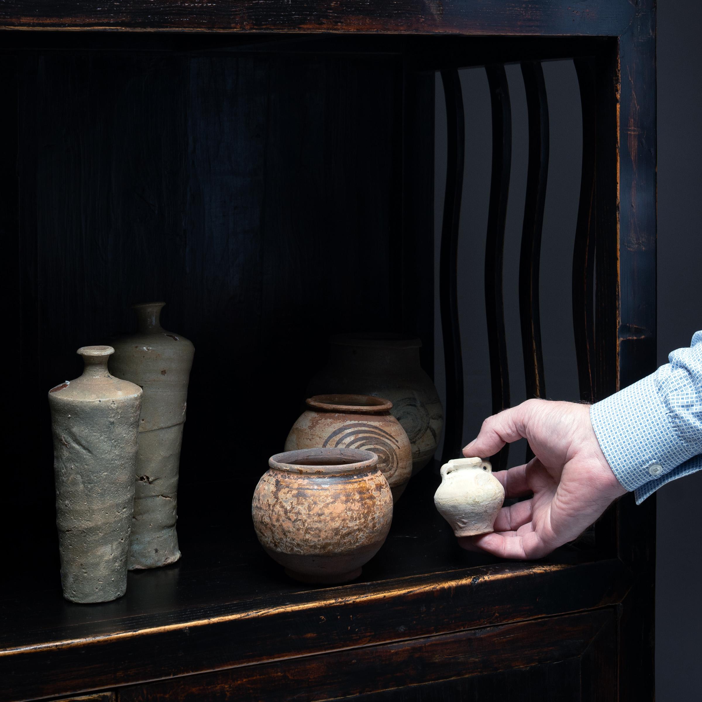 Pequeño tarro medicinal de naufragio Ming, c. 1500 siglo XVIII y antes en venta