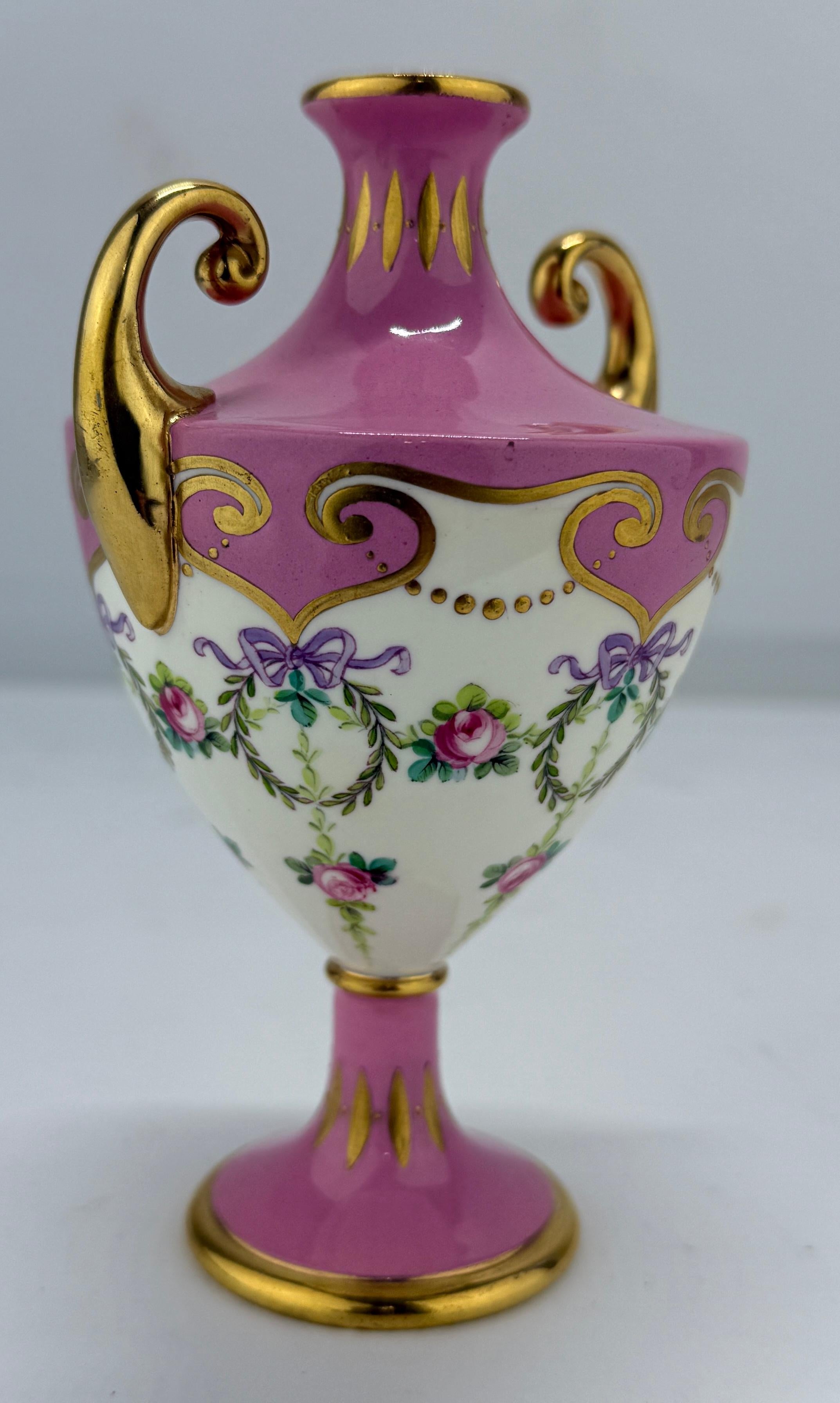 Petite Minton Vaso da gabinetto in porcellana neoclassica C.C. 1891 In condizioni buone in vendita a Atlanta, GA