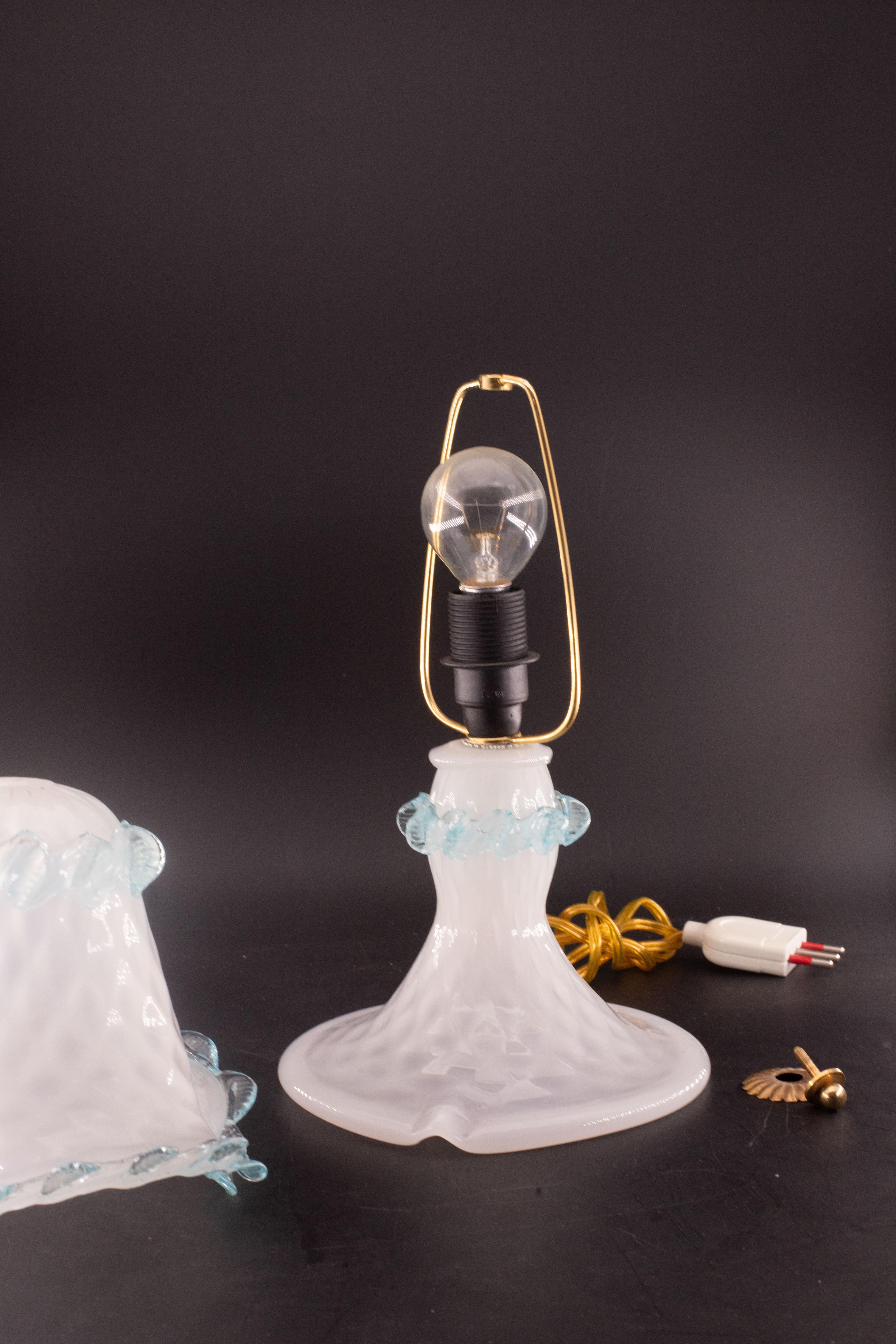 Petite Murano Blu et Trasparent  Lampes de table verre bullé en vente 4