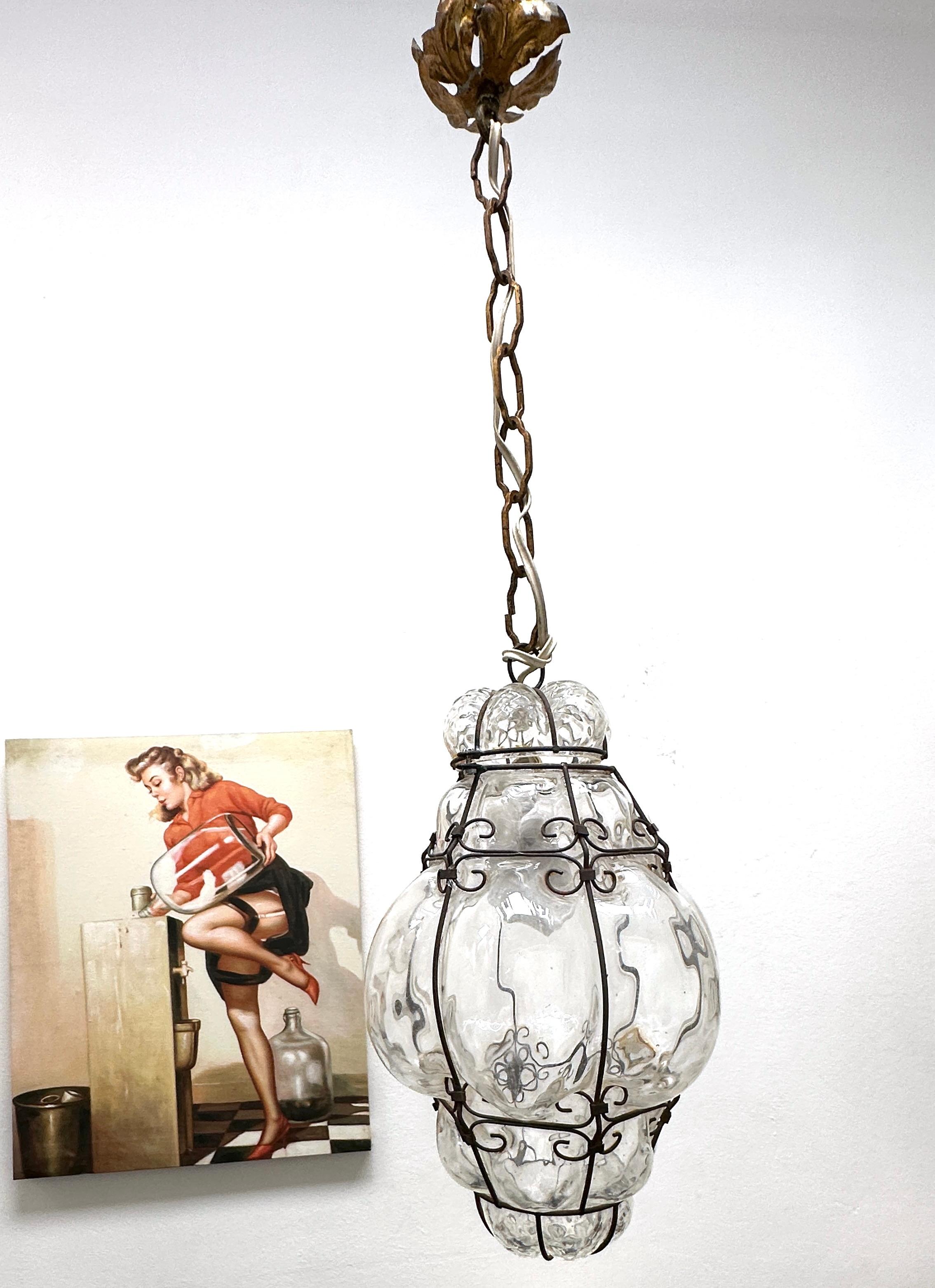 Milieu du XXe siècle Petite lampe à suspension en verre de Murano en cage, années 1930, Italie vintage