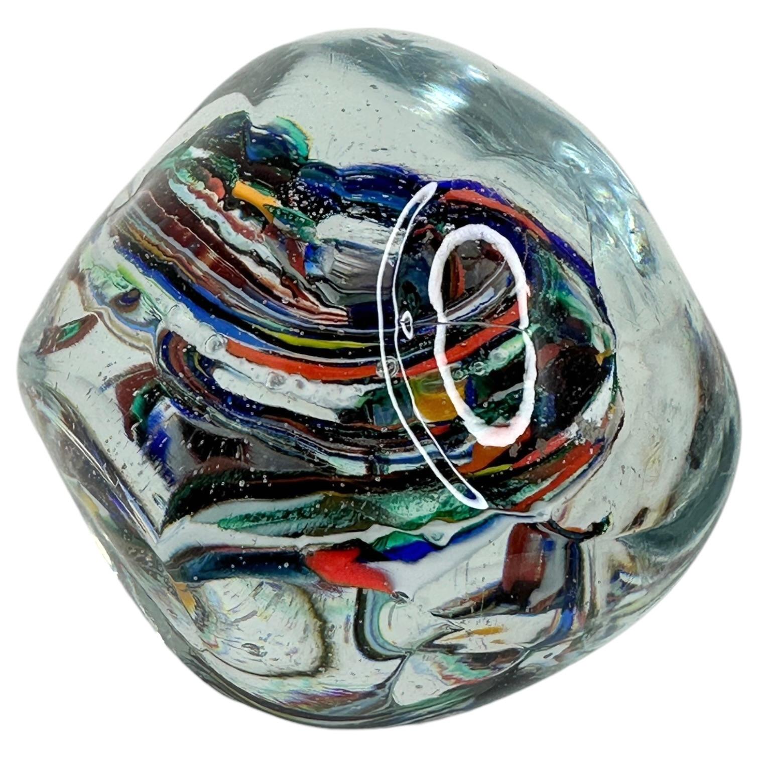 Pequeño pisapapeles de cristal de Murano Remolino interior Moderno de mediados de siglo, Italia Años 60 en venta 1