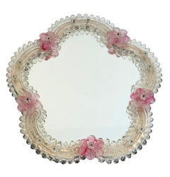 Petit miroir mural de courtoisie en verre de Murano avec fleurs roses 1960, Italie Venise
