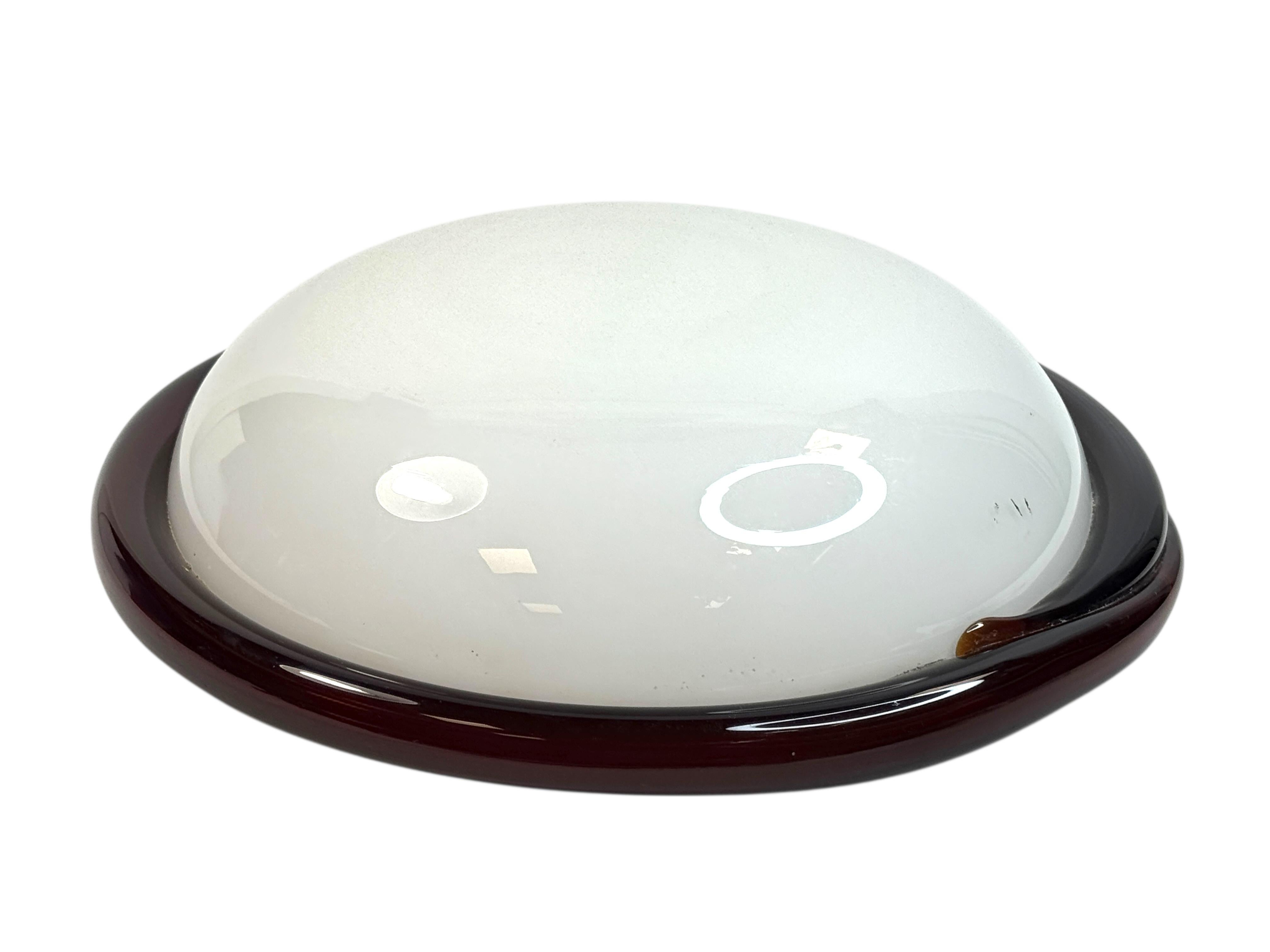 Petite Murano Opalglas & Brown Stripe Flush Mount Made by Itre Italien 1980er im Angebot 10