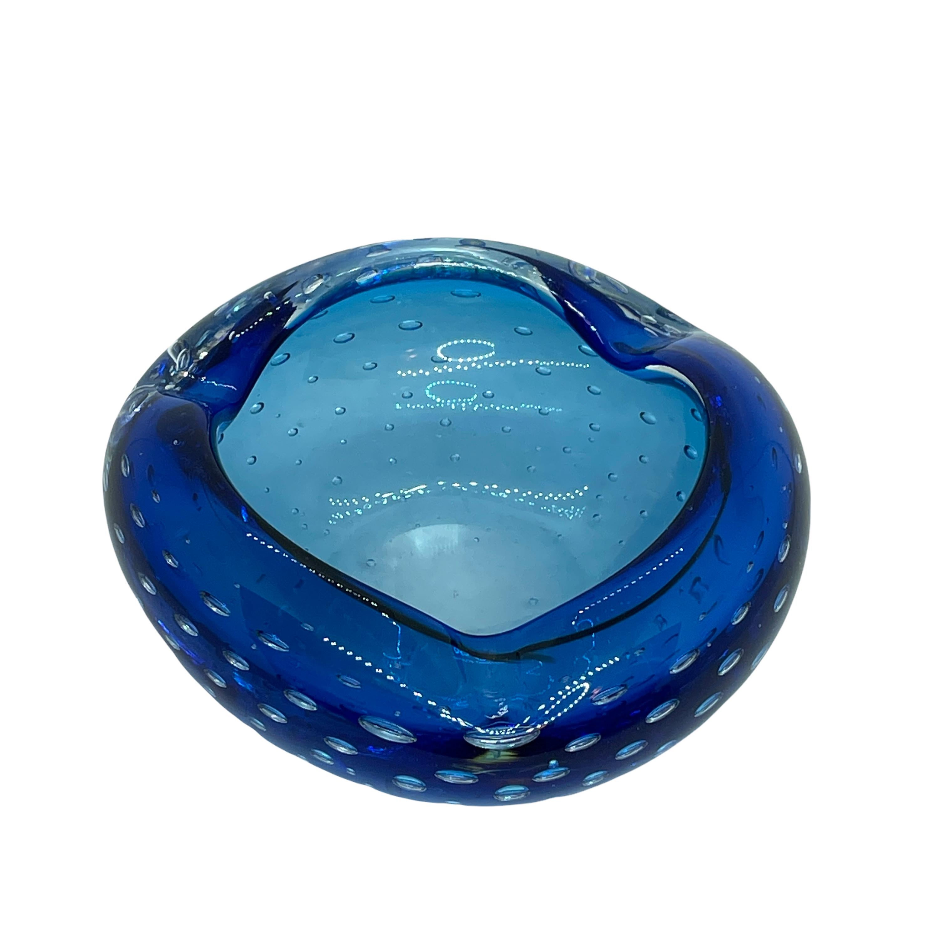 Hand-Crafted Petite Murano Sommerso Glass Ashtray Blue and Clear, Vintage, Italy, 1970s