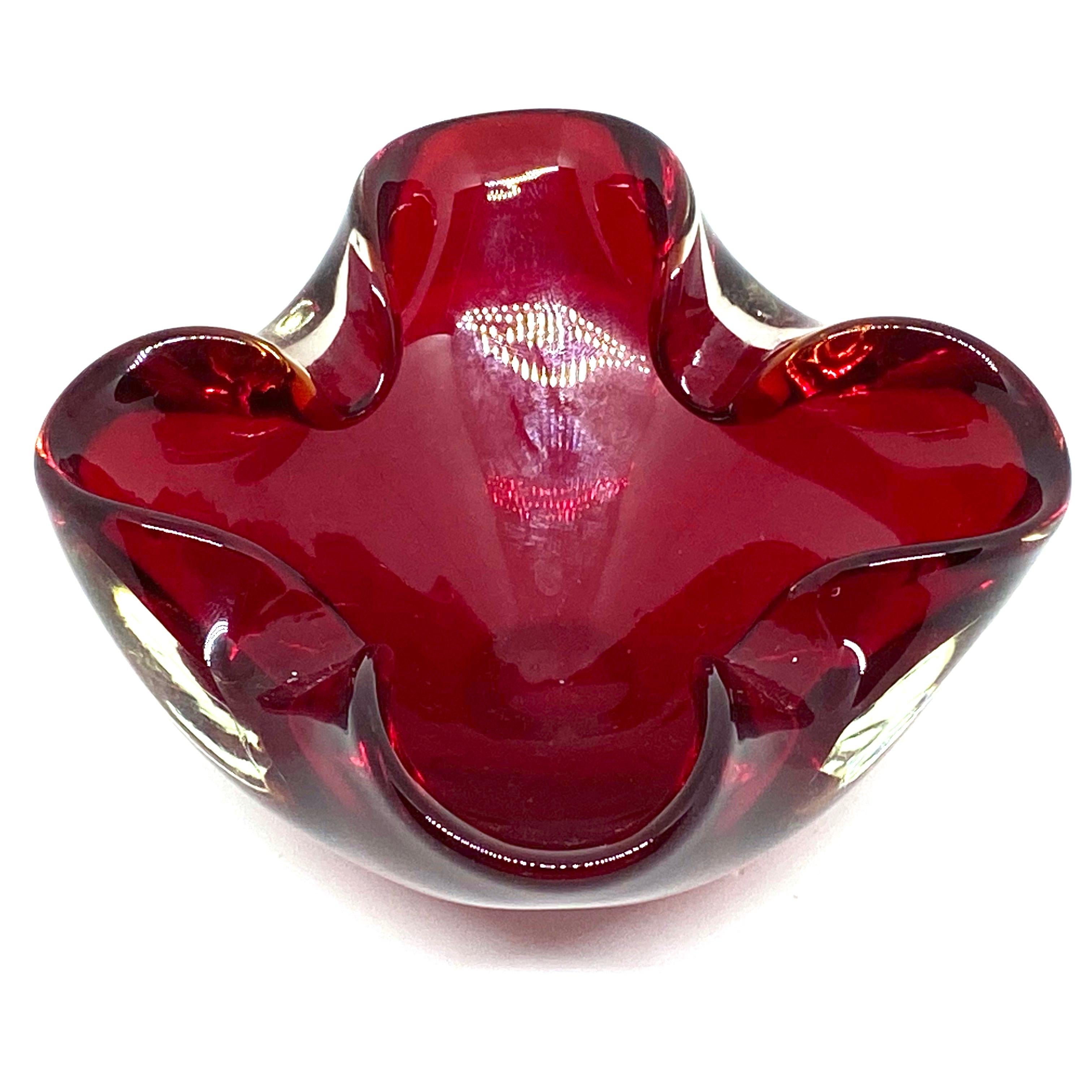 Petite Murano Sommerso Ruby Red Glass Bowl Catchall, Vintage, Italy, 1970s In Good Condition In Nuernberg, DE