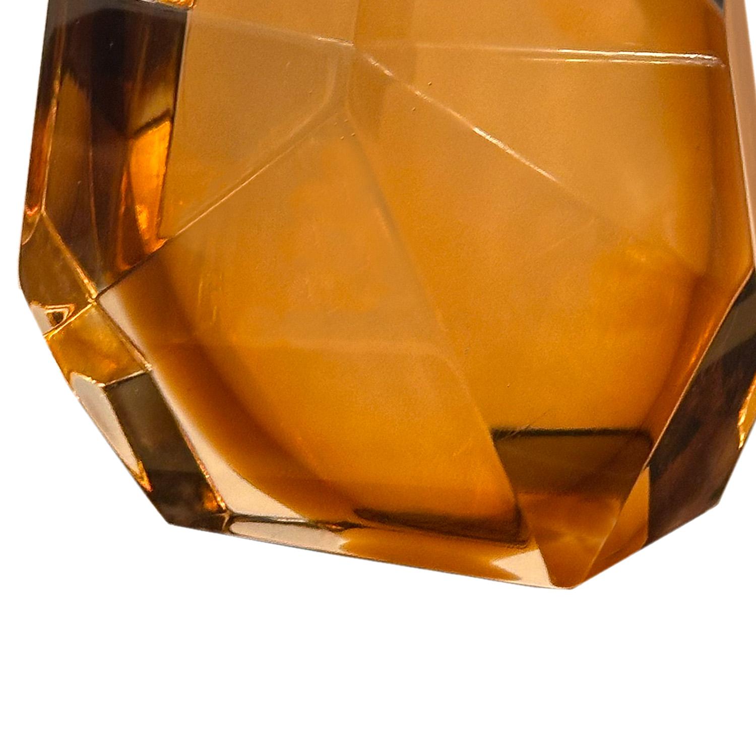 Pequeña pareja de lámparas de mesa de cristal de Murano facetado color ámbar en Nuevo estado para la venta en New York, NY