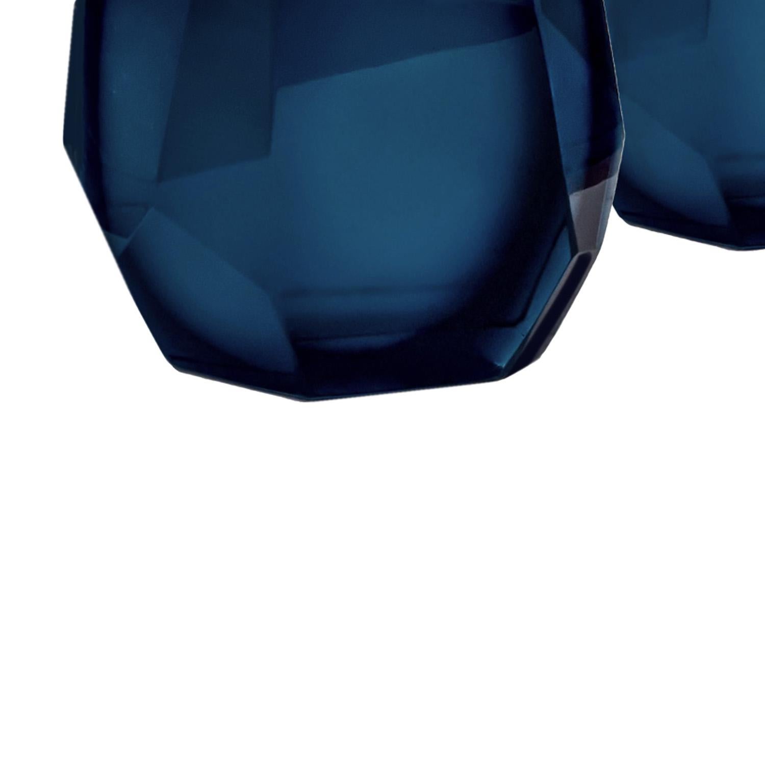 Petite Pair of Deep Blue Faceted Murano Glas Tischlampen 2024 (Handgefertigt) im Angebot
