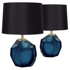 Petite paire de lampes de bureau en verre de Murano à facettes bleu profond 2024