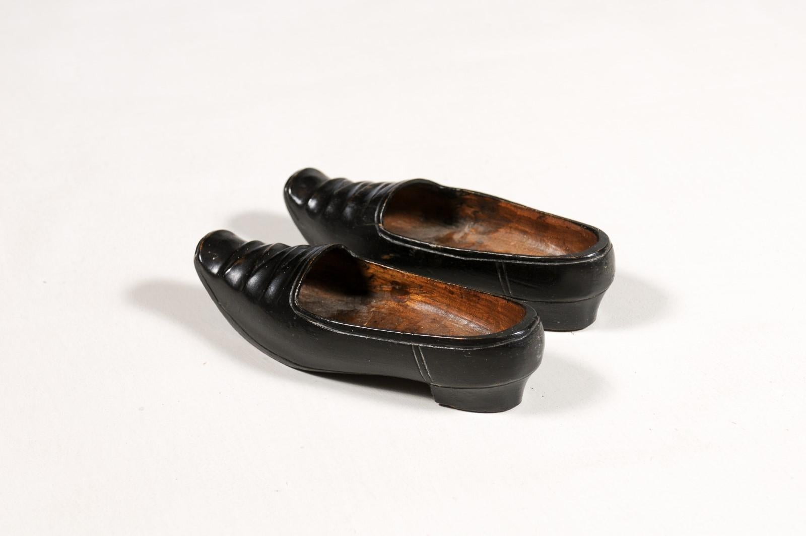 Petite Pair of Dutch 19th Century Ladies' Carved Wooden Clogs with Black Paint For Sale 3