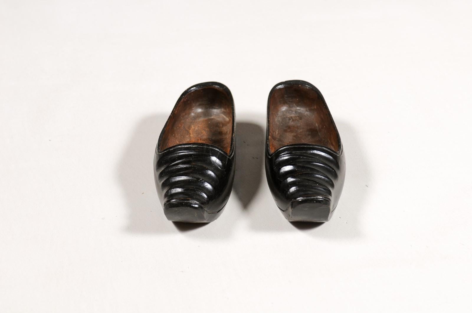Petite Pair of Dutch 19th Century Ladies' Carved Wooden Clogs with Black Paint For Sale 6