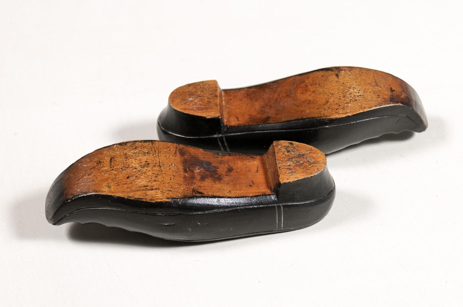 Petite Pair of Dutch 19th Century Ladies' Carved Wooden Clogs with Black Paint For Sale 8