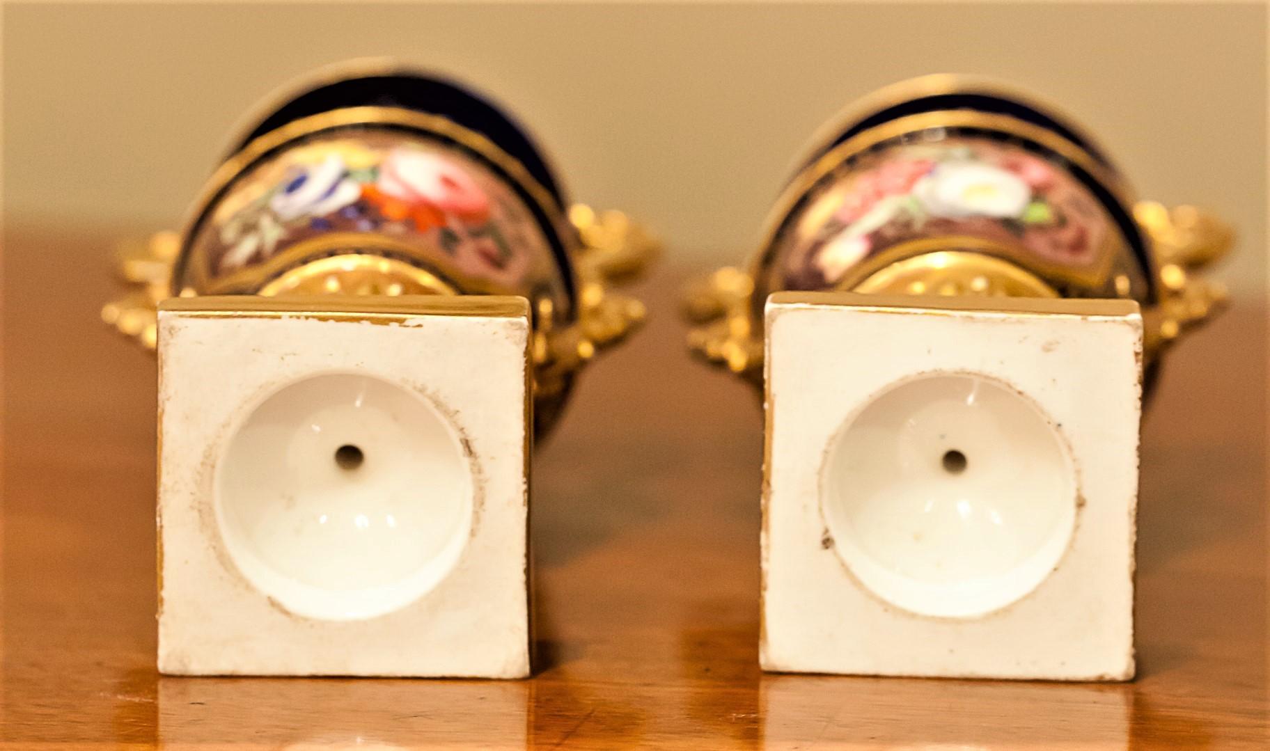 Petite Pair of English Hard-Paste Porcelain Vases, circa 1825 For Sale 12