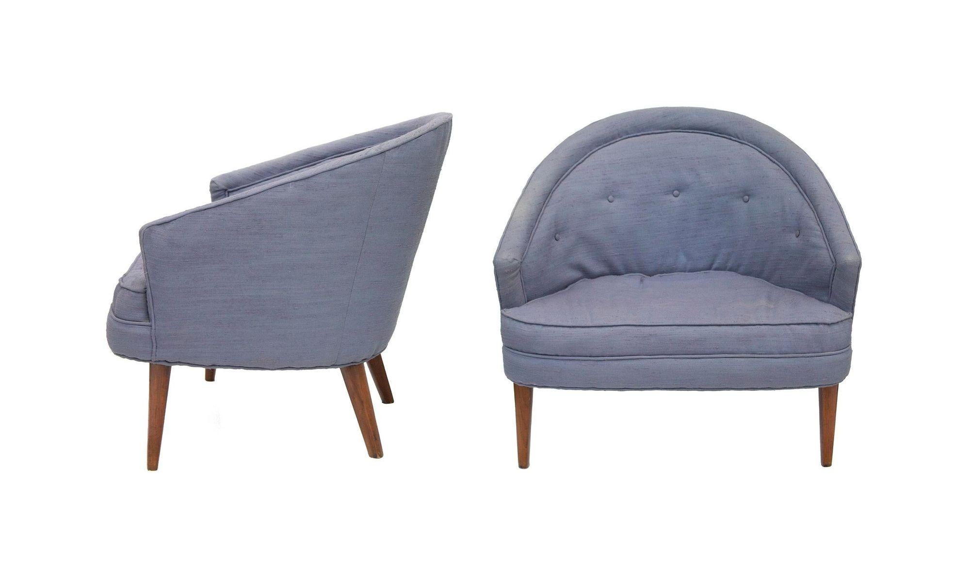 Petite Pair of Tufted Mid-Century Armchairs In Fair Condition For Sale In Grand Rapids, MI