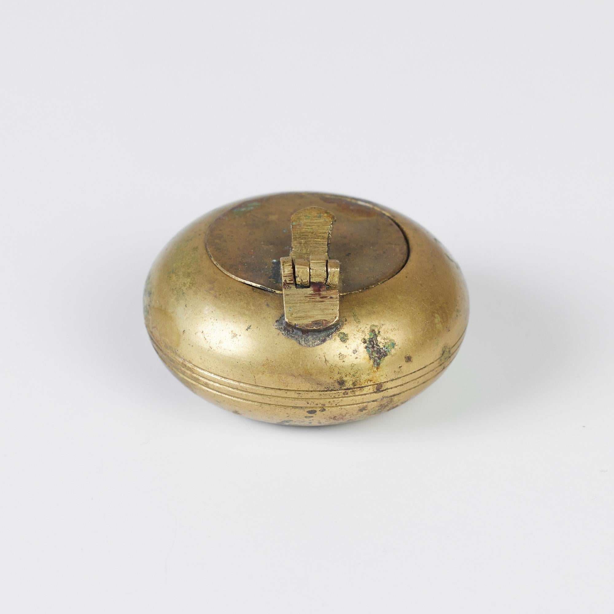 Petite Patinated Brass Ashtray with Flip-Top Lid In Good Condition In Los Angeles, CA