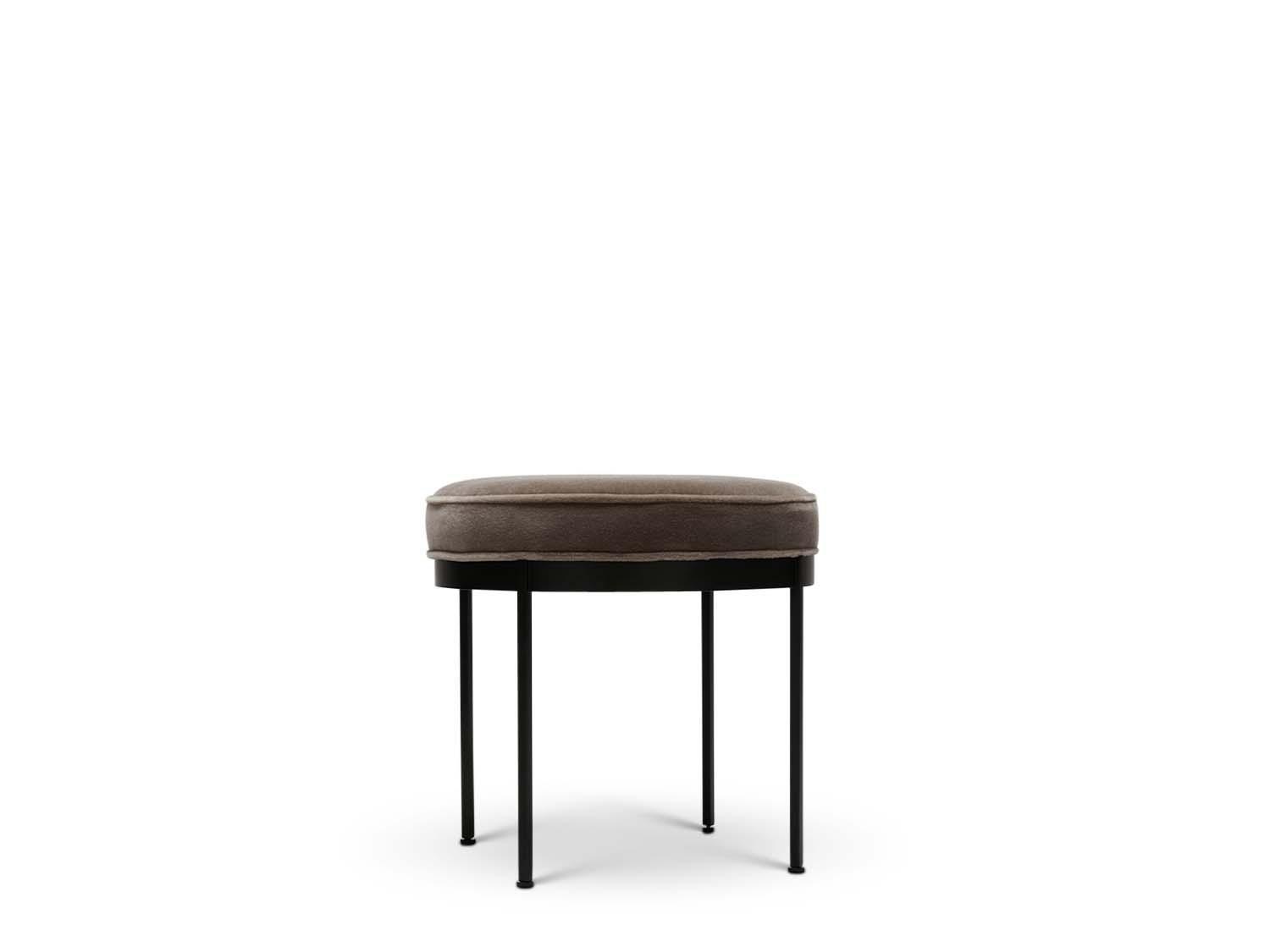 Mid-Century moderno Pouf Petite Paul di Lawson-Fenning in vendita