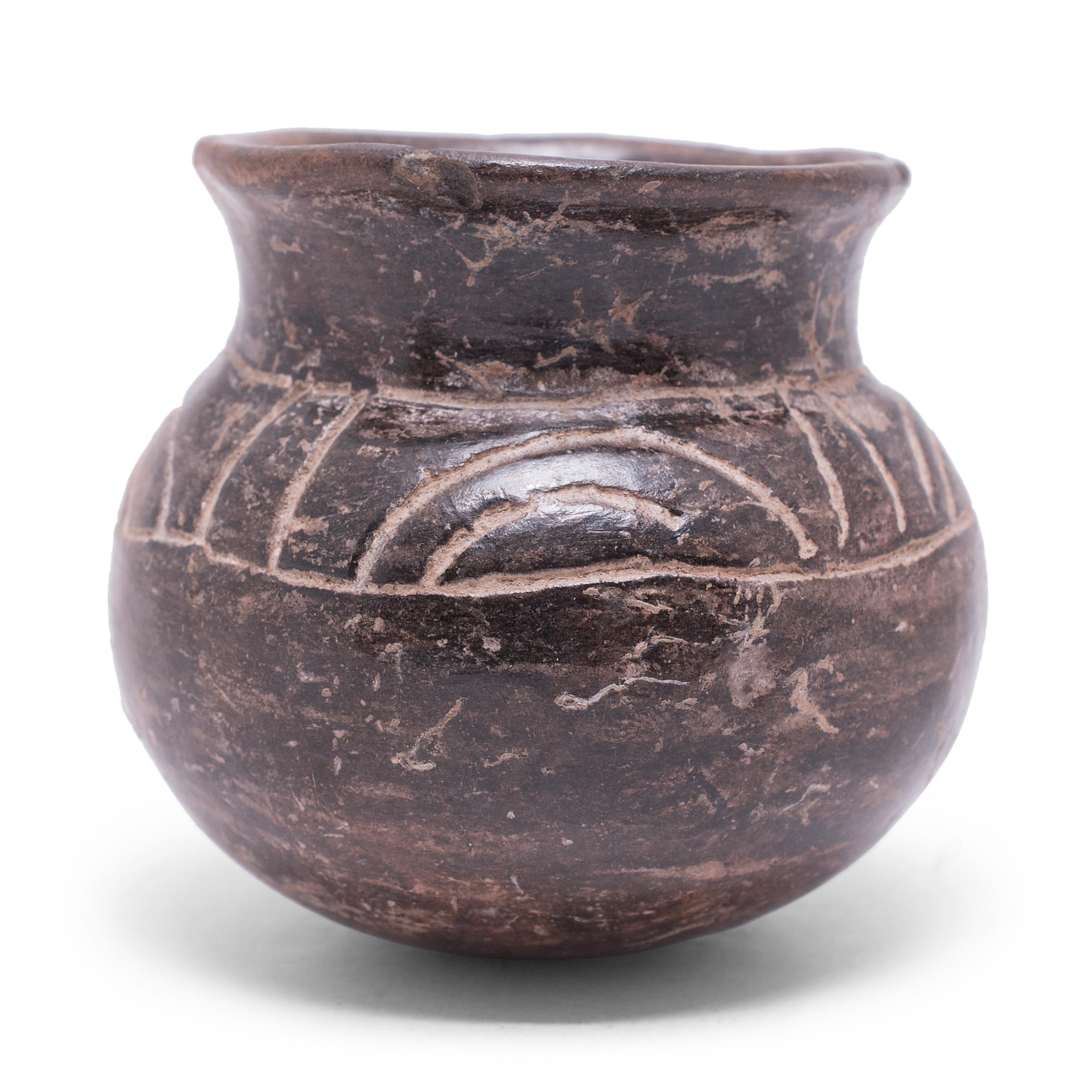 Petite Pre-Columbian Blackware Olla In Good Condition In Chicago, IL