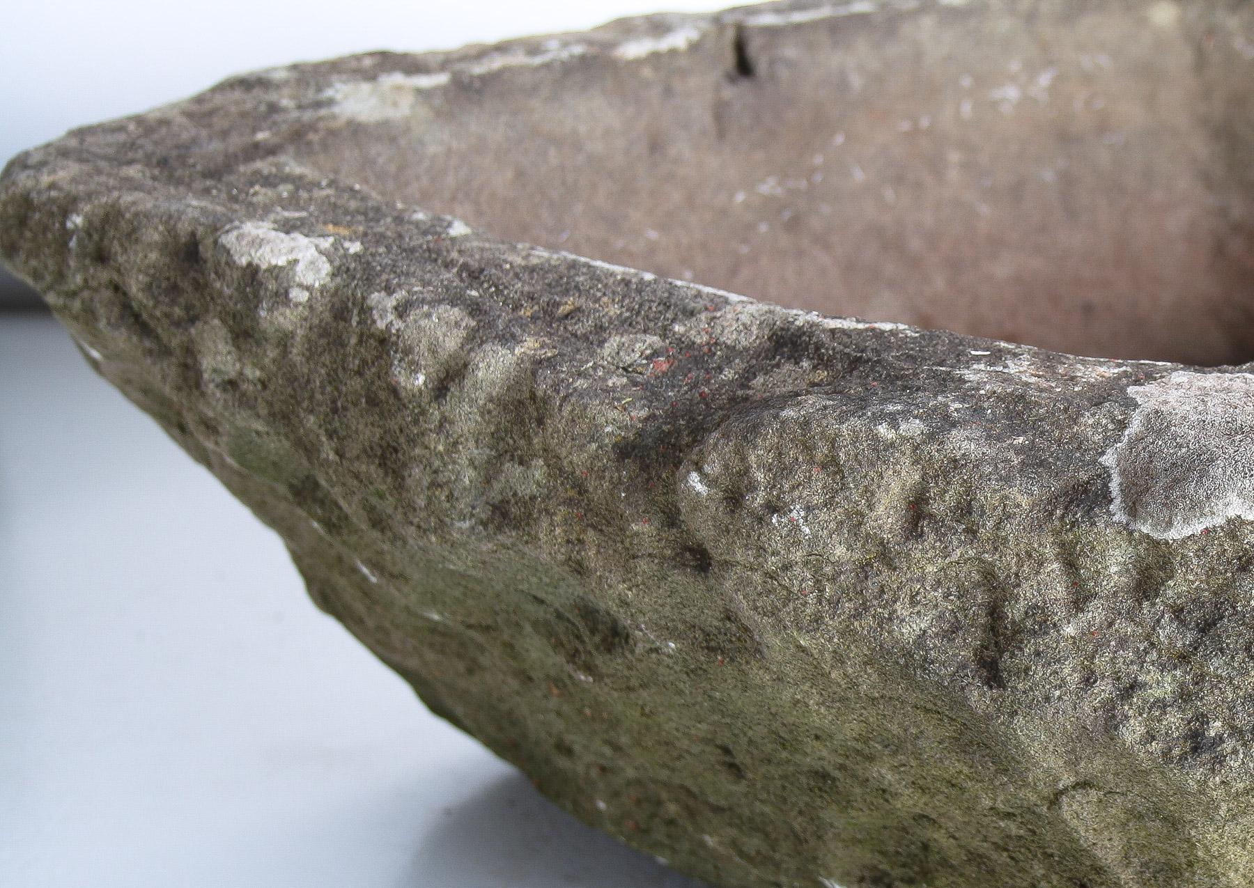Petite jardinière ancienne en pierre sculptée Wabi Sabi organique en vente 2