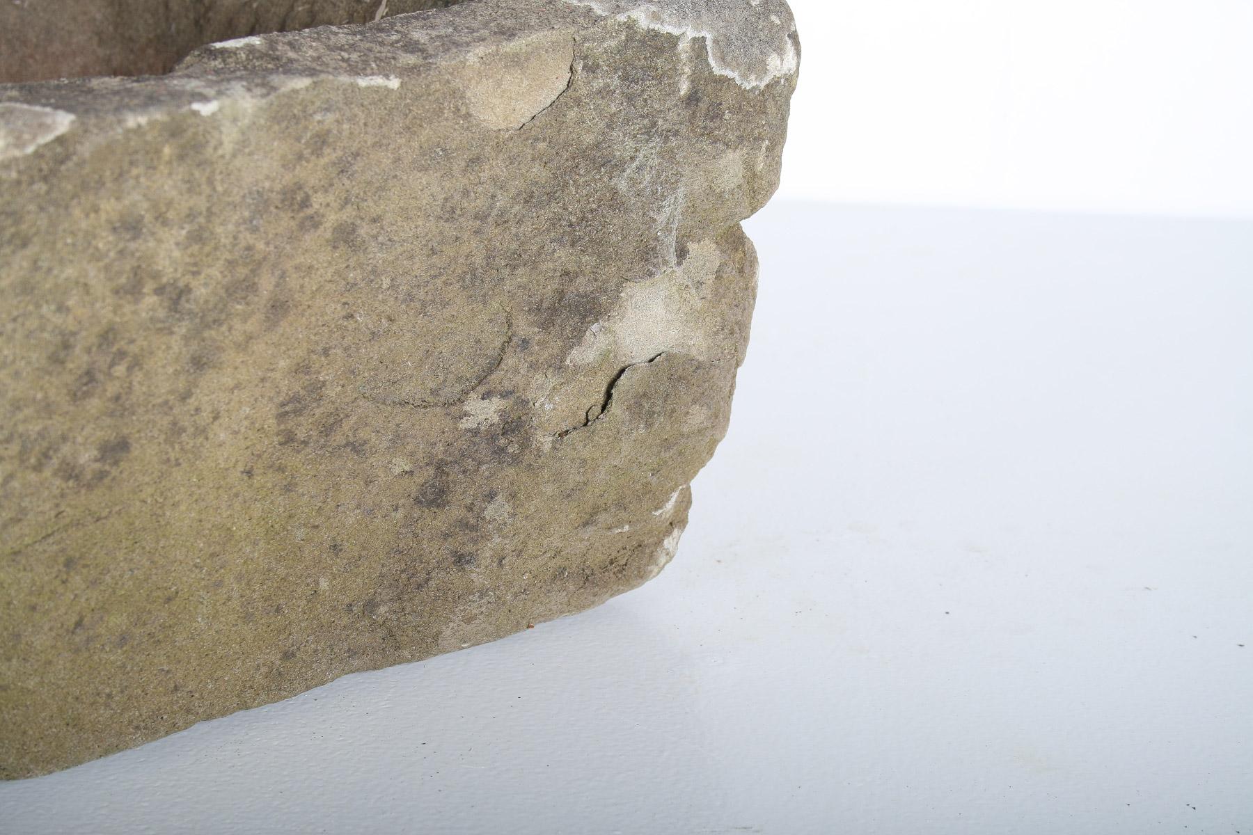 Petite jardinière ancienne en pierre sculptée Wabi Sabi organique en vente 3