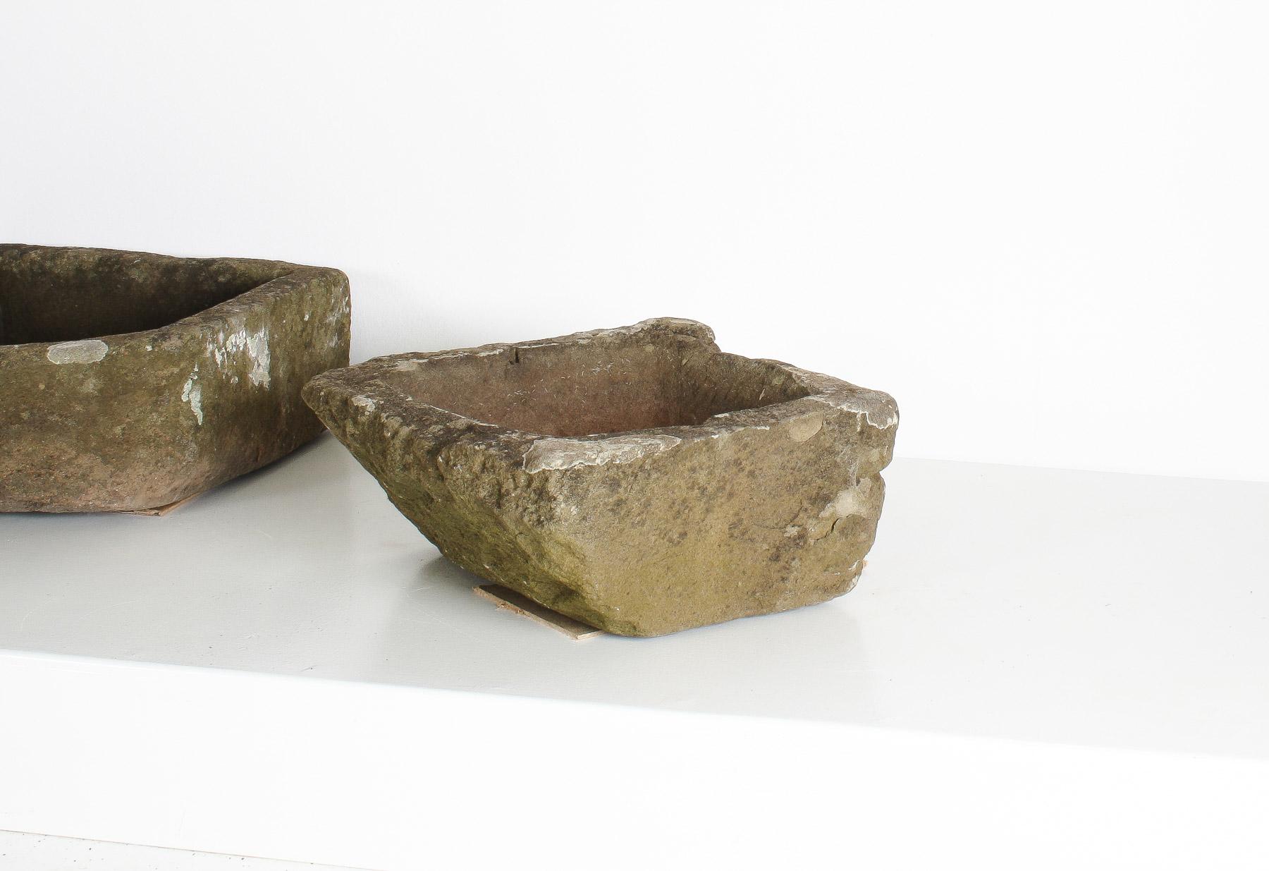 Primitif Petite jardinière ancienne en pierre sculptée Wabi Sabi organique en vente