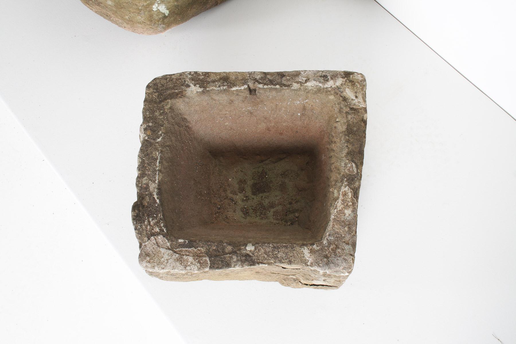 XIXe siècle Petite jardinière ancienne en pierre sculptée Wabi Sabi organique en vente