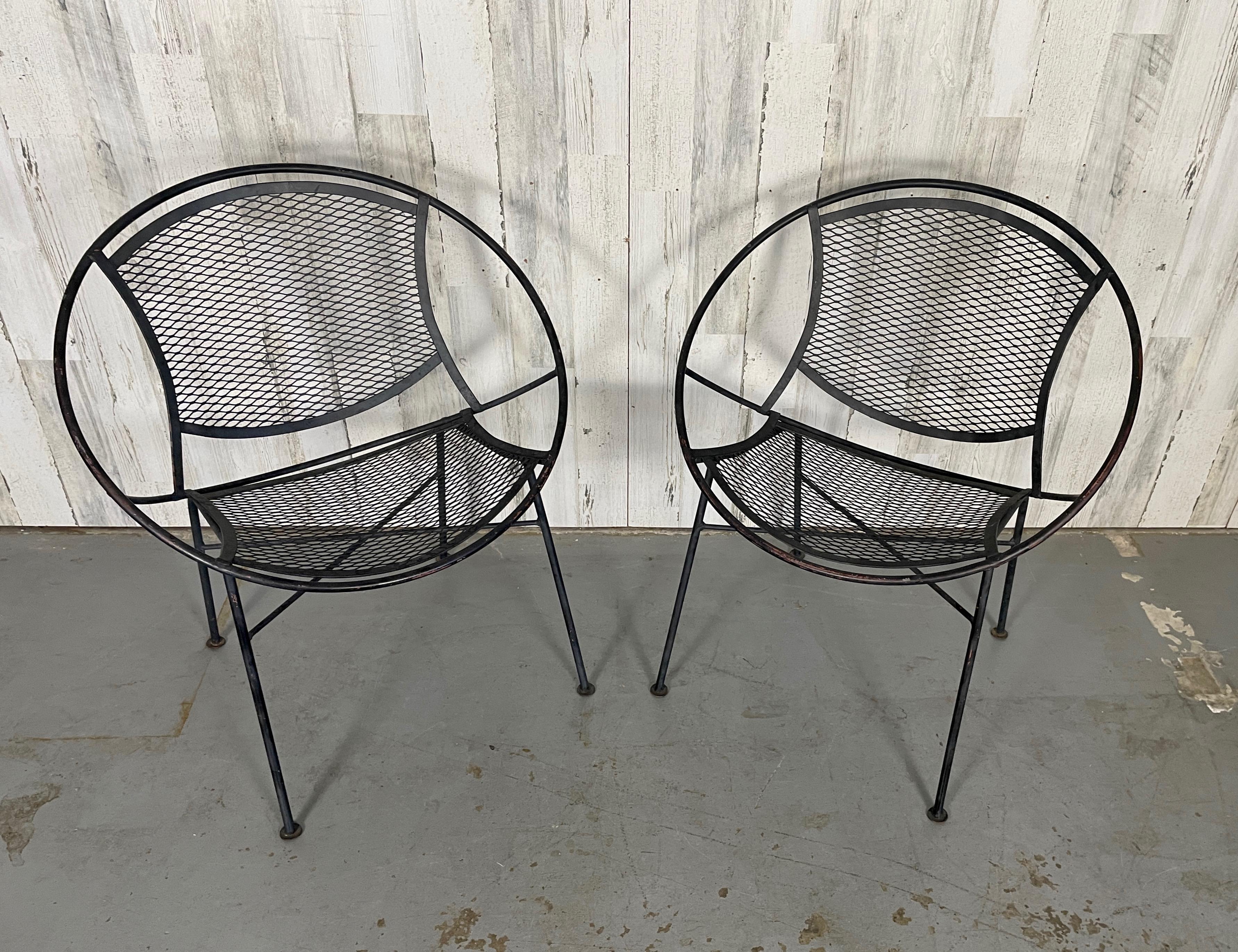 Petite Salterini Style Radar Chairs- A pair In Good Condition In Denton, TX