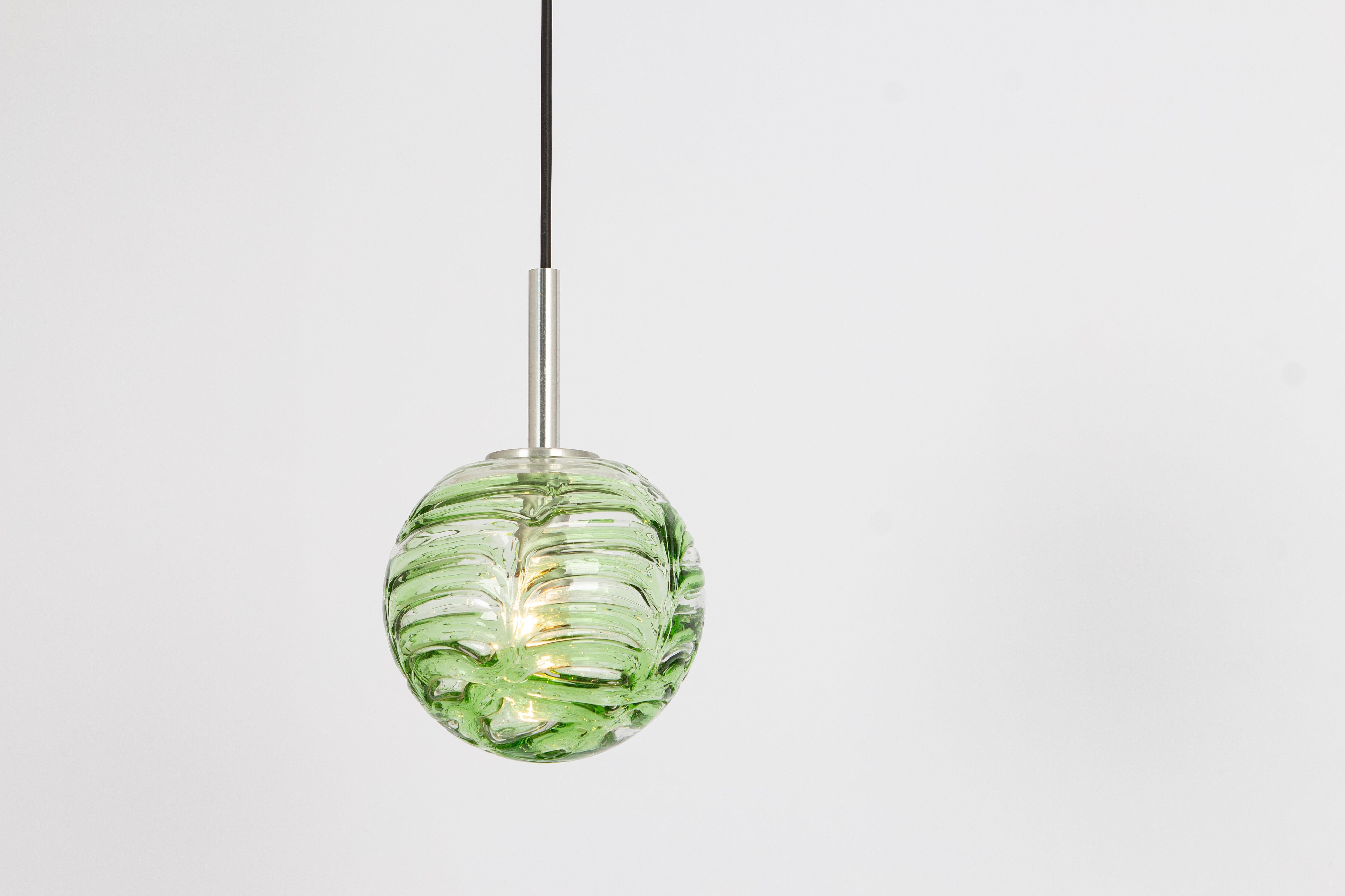 Seltene grüne Murano-Kugel-Pendelleuchte von Doria, Deutschland, 1970er Jahre im Zustand „Gut“ im Angebot in Aachen, NRW