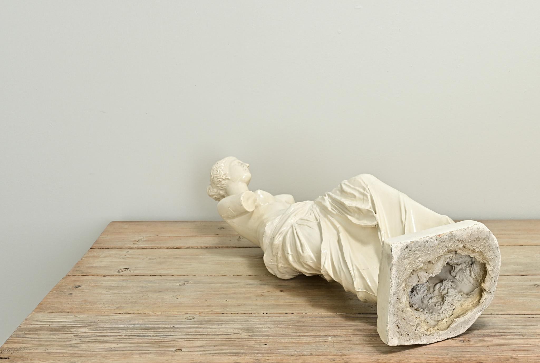 Petite Replica Statue of Venus de Milo For Sale 1