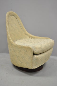 Petite chaise pantoufle à bascule pivotante à piédestal en noyer de Milo Baughman