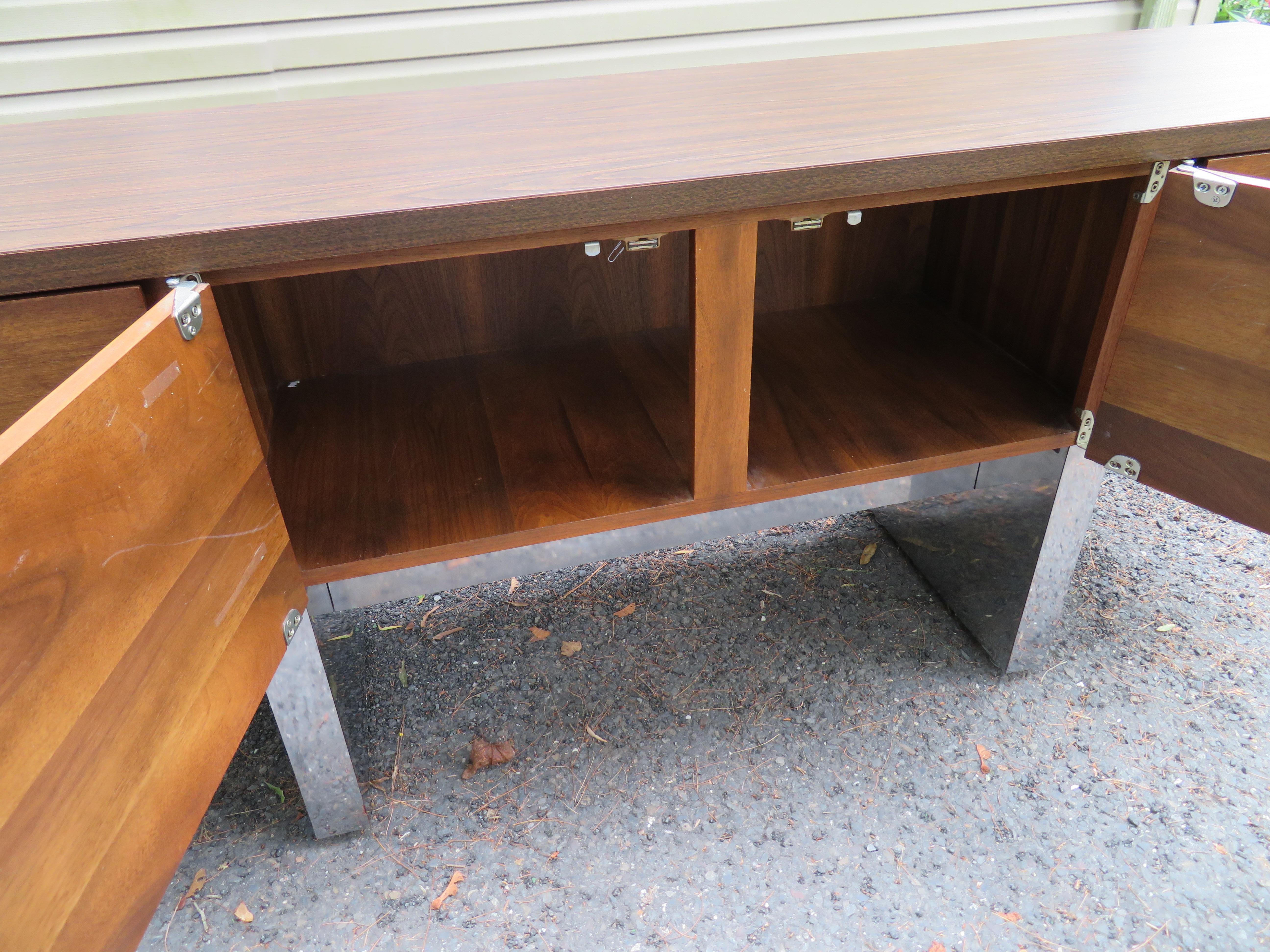 Late 20th Century Petite Roger Sprunger for Dunbar Chrome Walnut Formica Credenza Midcentury For Sale