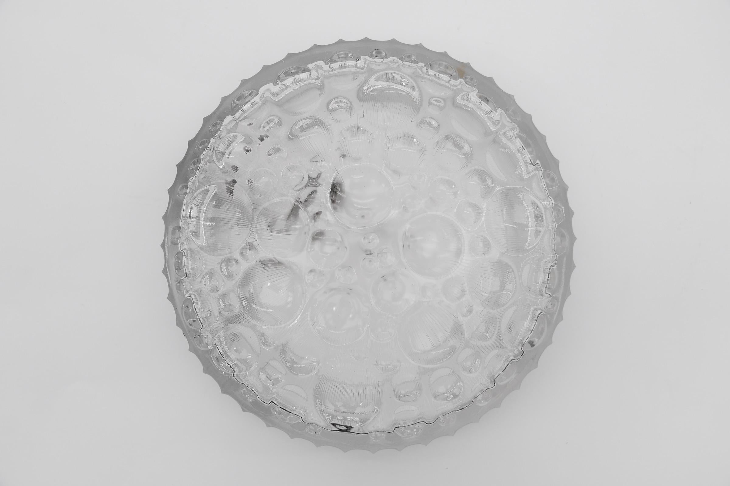 Petite Round Clear Glass Flush Mount, Germany 1960s In Good Condition For Sale In Nürnberg, Bayern