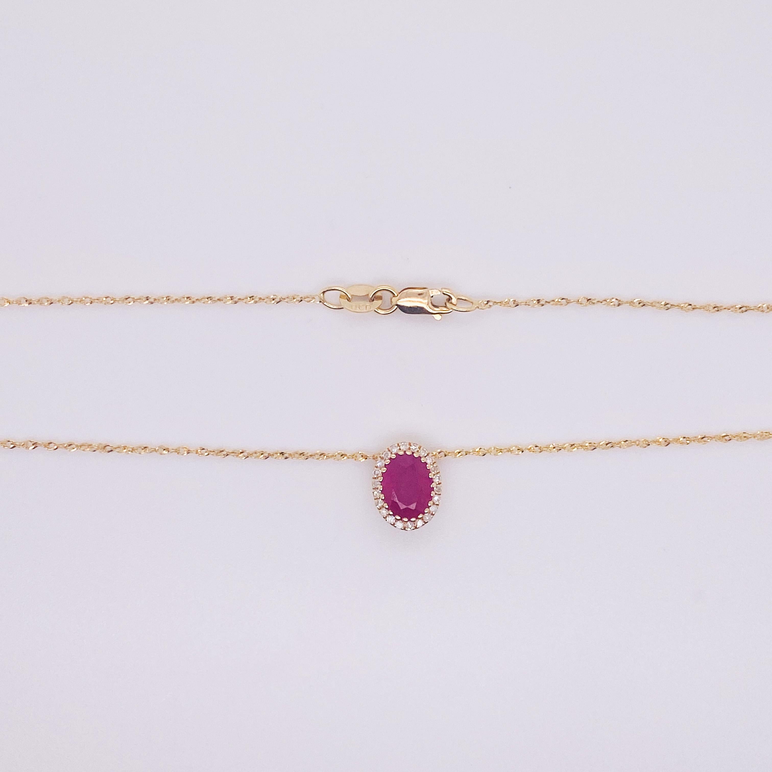 Taille ovale Pendentif Slide en rubis et diamants sur chaîne à corde en or jaune 14K Lv en vente