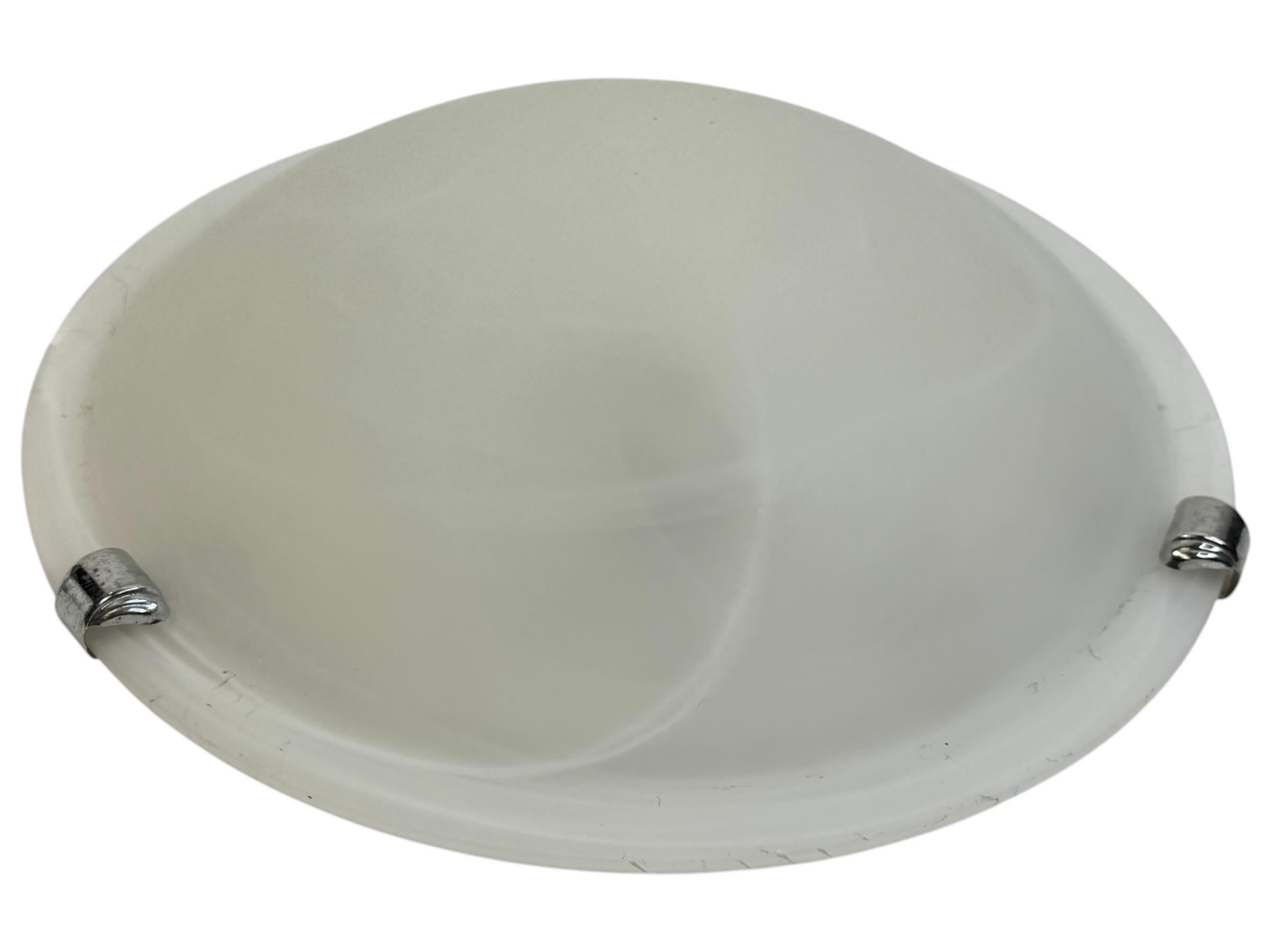 Petite Satin Swirl Glass Flush Mount, anni '80, EGLO Leuchten, Austria In condizioni buone in vendita a Nuernberg, DE
