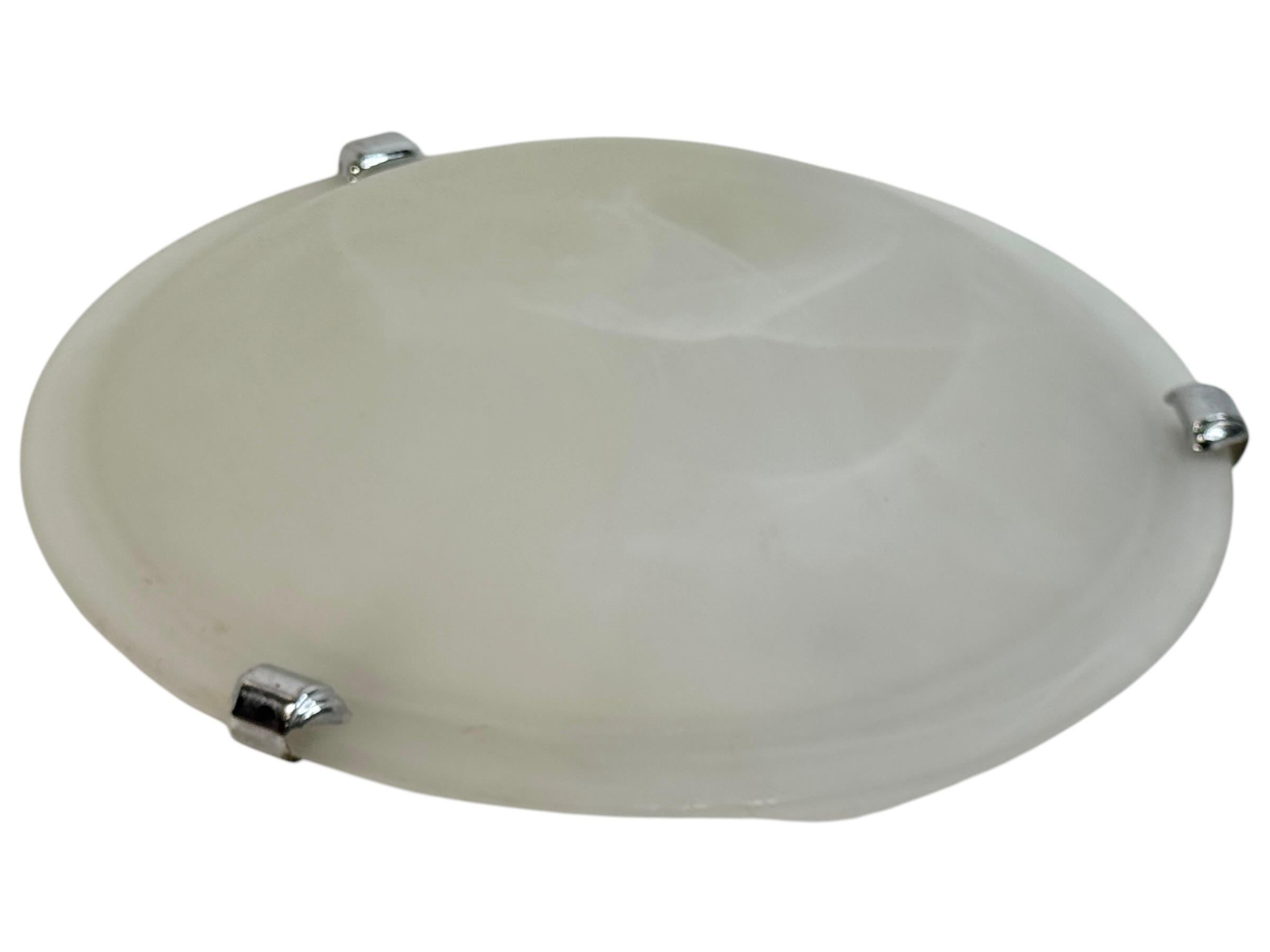 Petite Satin Swirl Glass Flush Mount, anni '80, EGLO Leuchten, Austria In condizioni buone in vendita a Nuernberg, DE