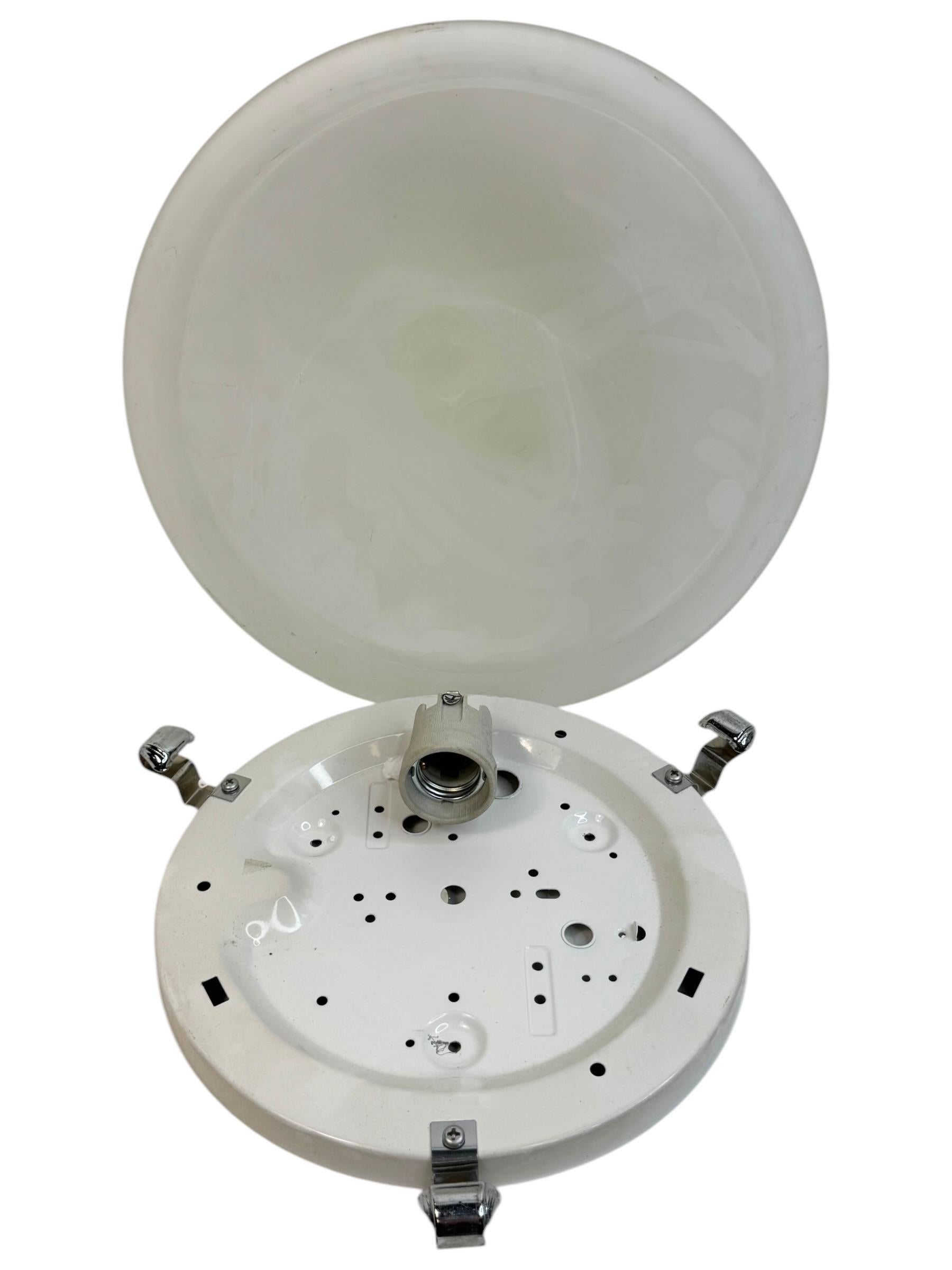 Petite Satin Swirl Glass Flush Mount, anni '80, EGLO Leuchten, Austria in vendita 2
