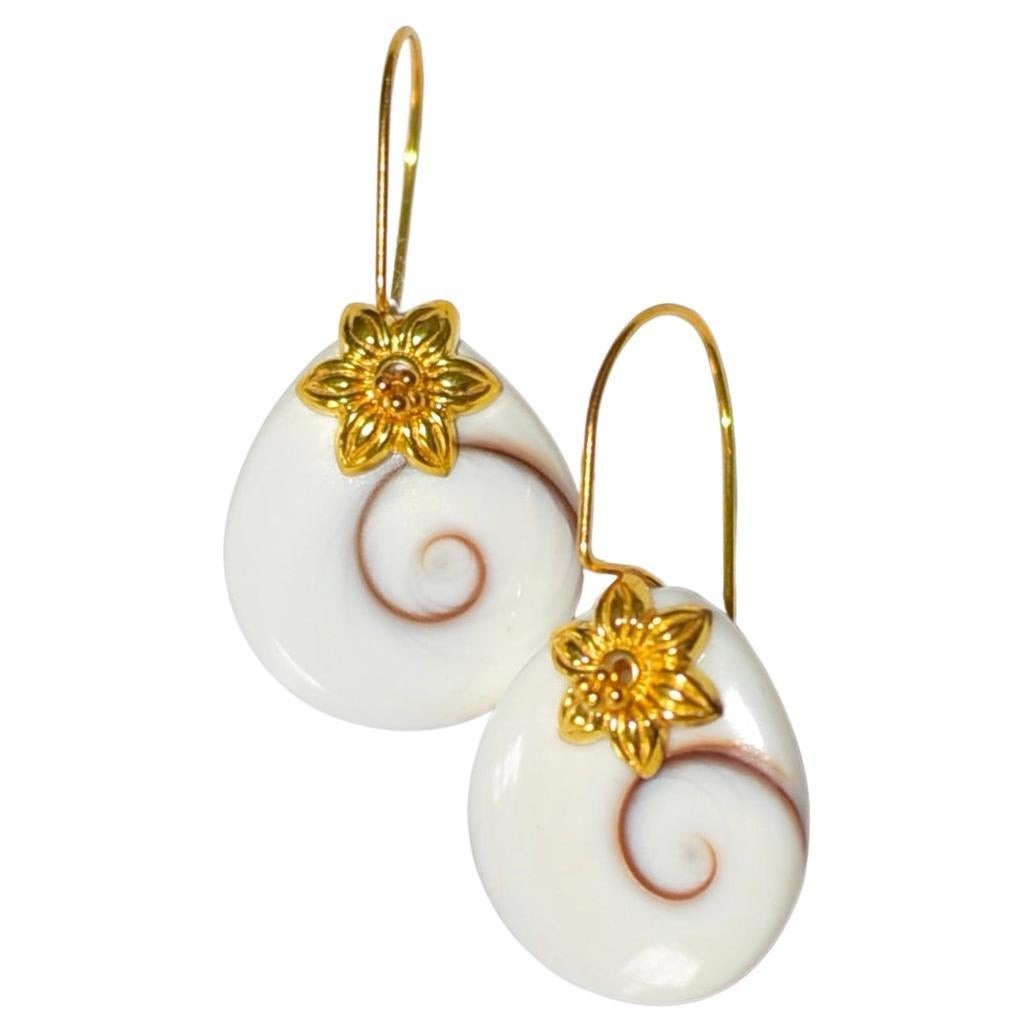 Petite Shiva Cats Eye Earrings in 18K Solid Yellow Gold For Sale
