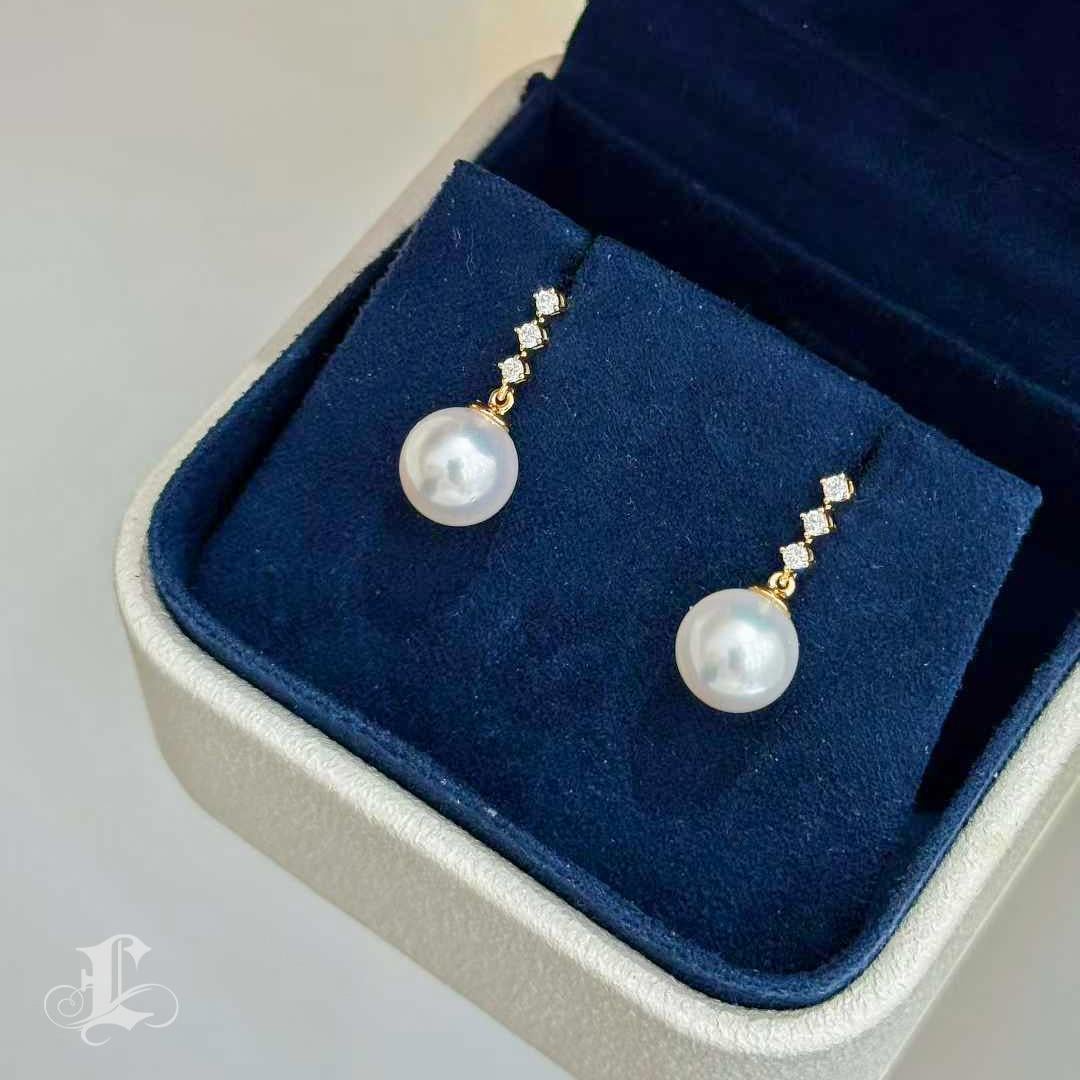 Firma Piccola】 Orecchini Aurora con perle Akoya e diamanti da 8-8,5 mm in vendita 3