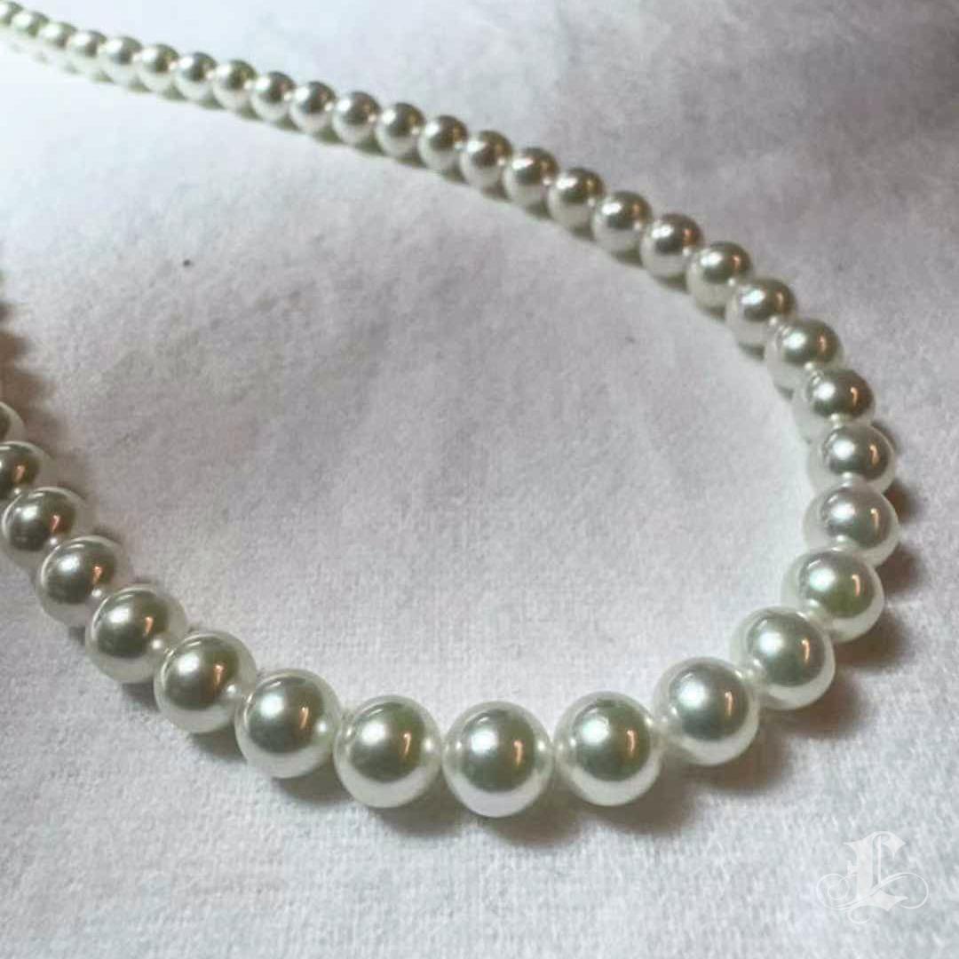 Women's 【Petite Signature】 Snow-White Aurora Akoya Pearl Necklace, 6–6.5mm, 43cm For Sale