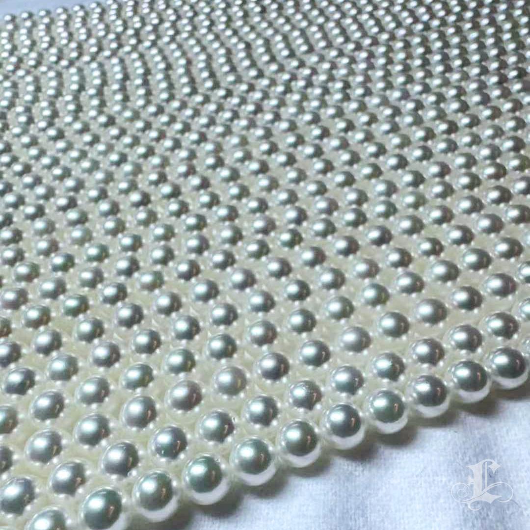 【Petite Signature】 Snow-White Aurora Akoya Pearl Necklace, 6–6.5mm, 43cm For Sale 2