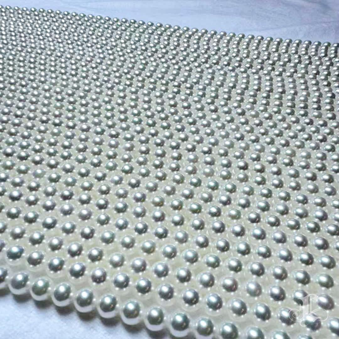 【Petite Signature】 Snow-White Aurora Akoya Pearl Necklace, 6–6.5mm, 43cm For Sale 3