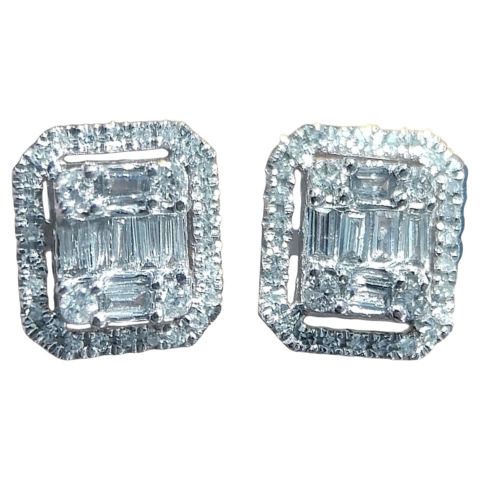 【Petite Signature】0.36ct Diamond Halo Stud Ears in 18K White Gold en vente