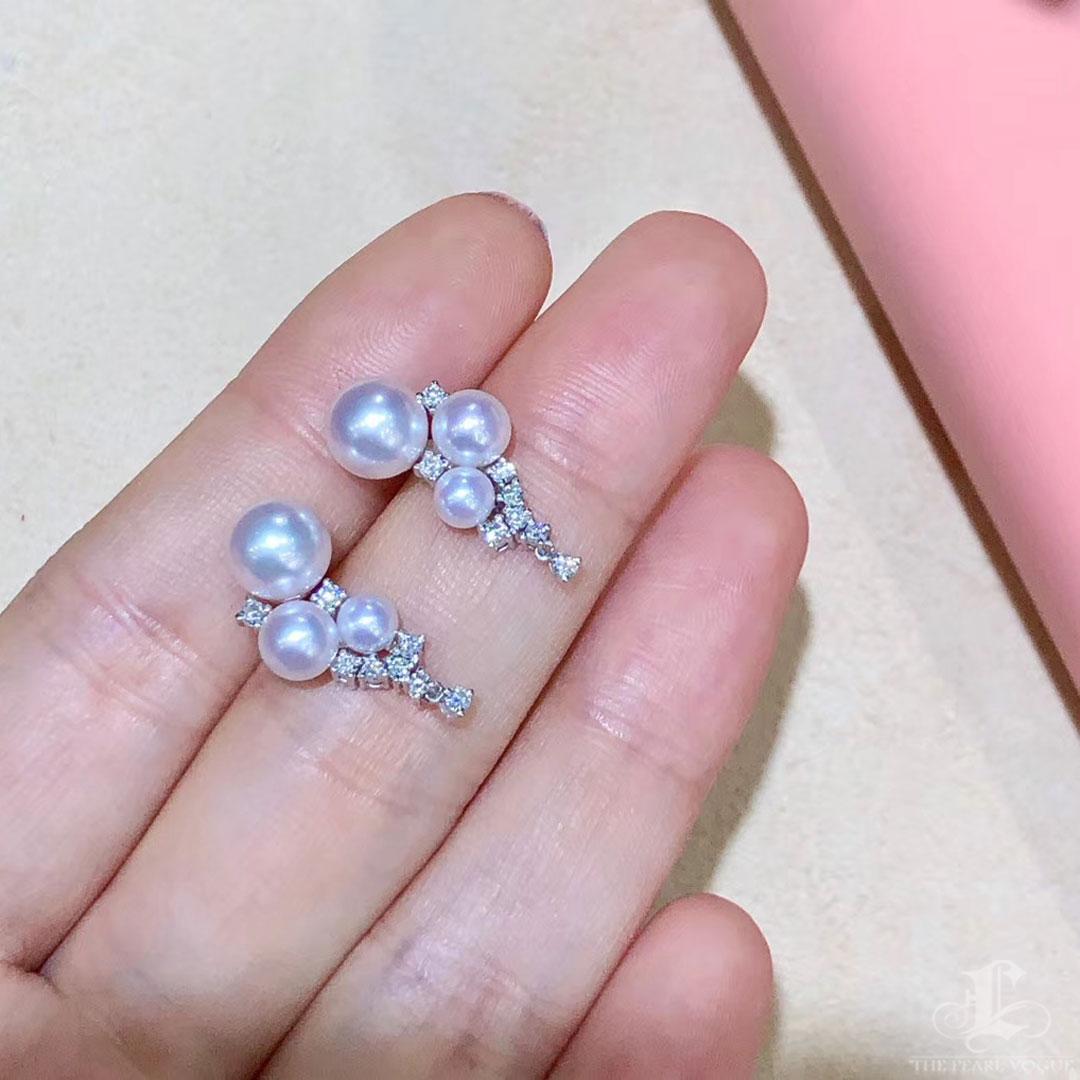 【Petite Signature】Orecchini a grappolo con perle Akoya e diamanti In condizioni Nuovo in vendita a New York, NY