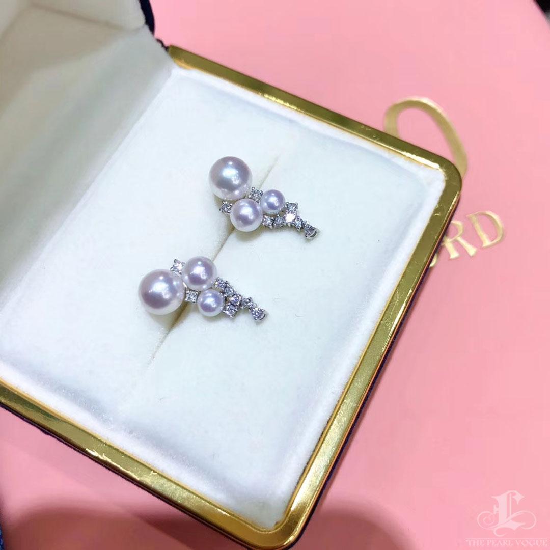 【Petite Signature】Orecchini a grappolo con perle Akoya e diamanti in vendita 1