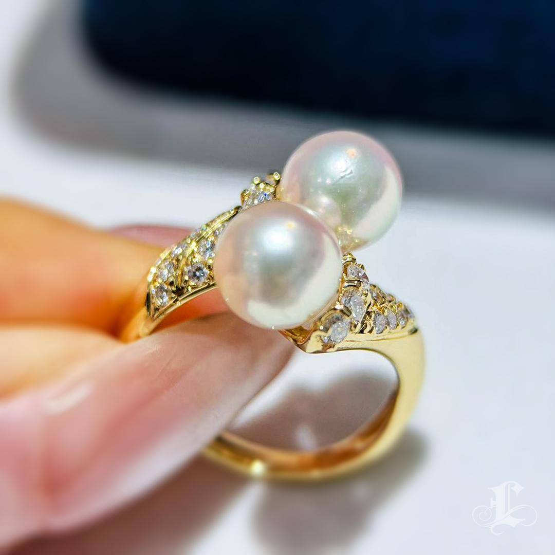 Donna Firma Petite】 Anello con due perle Aurora Akoya e diamanti in vendita