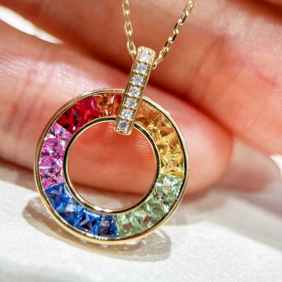 【Petite Signature】Aurora Spectrum — Petite Rainbow Luck Pendant For Sale 1